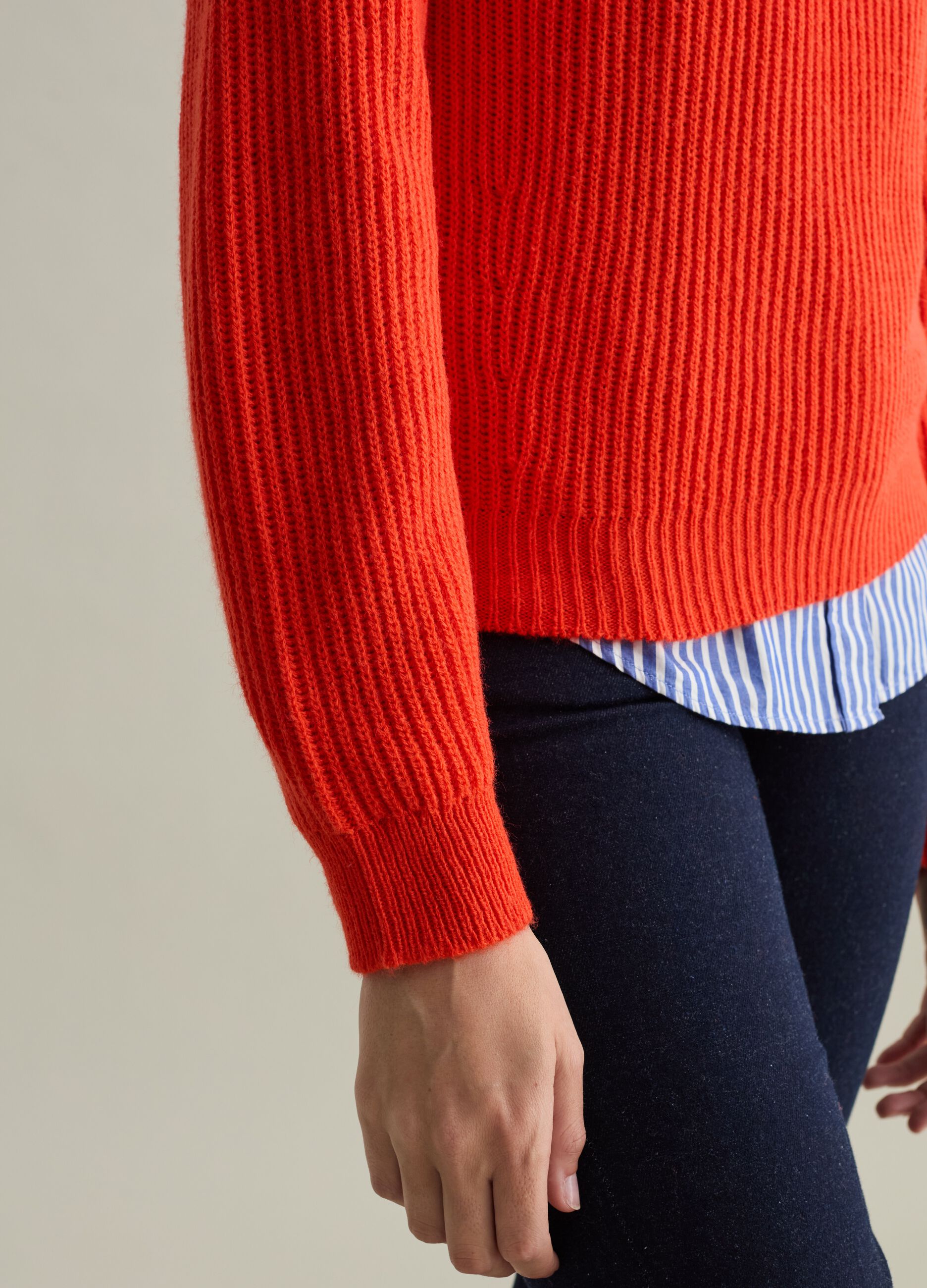 Ribbed pullover with round neckline_3