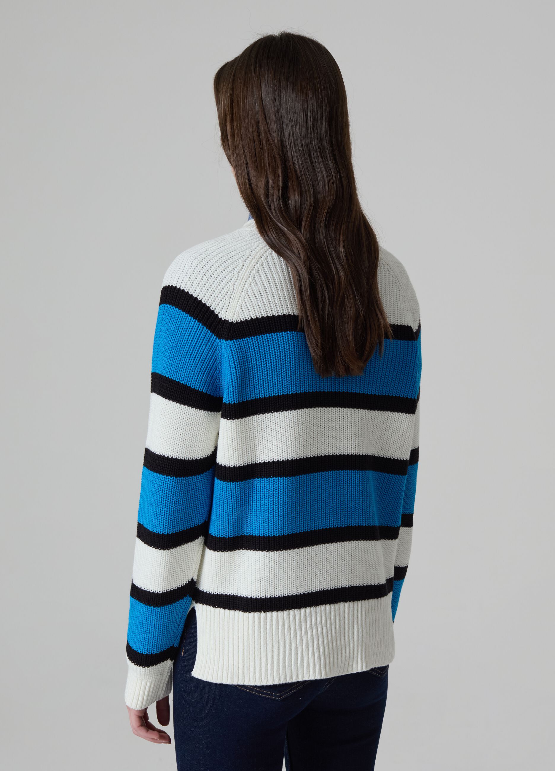 Striped pullover with raglan sleeves_1