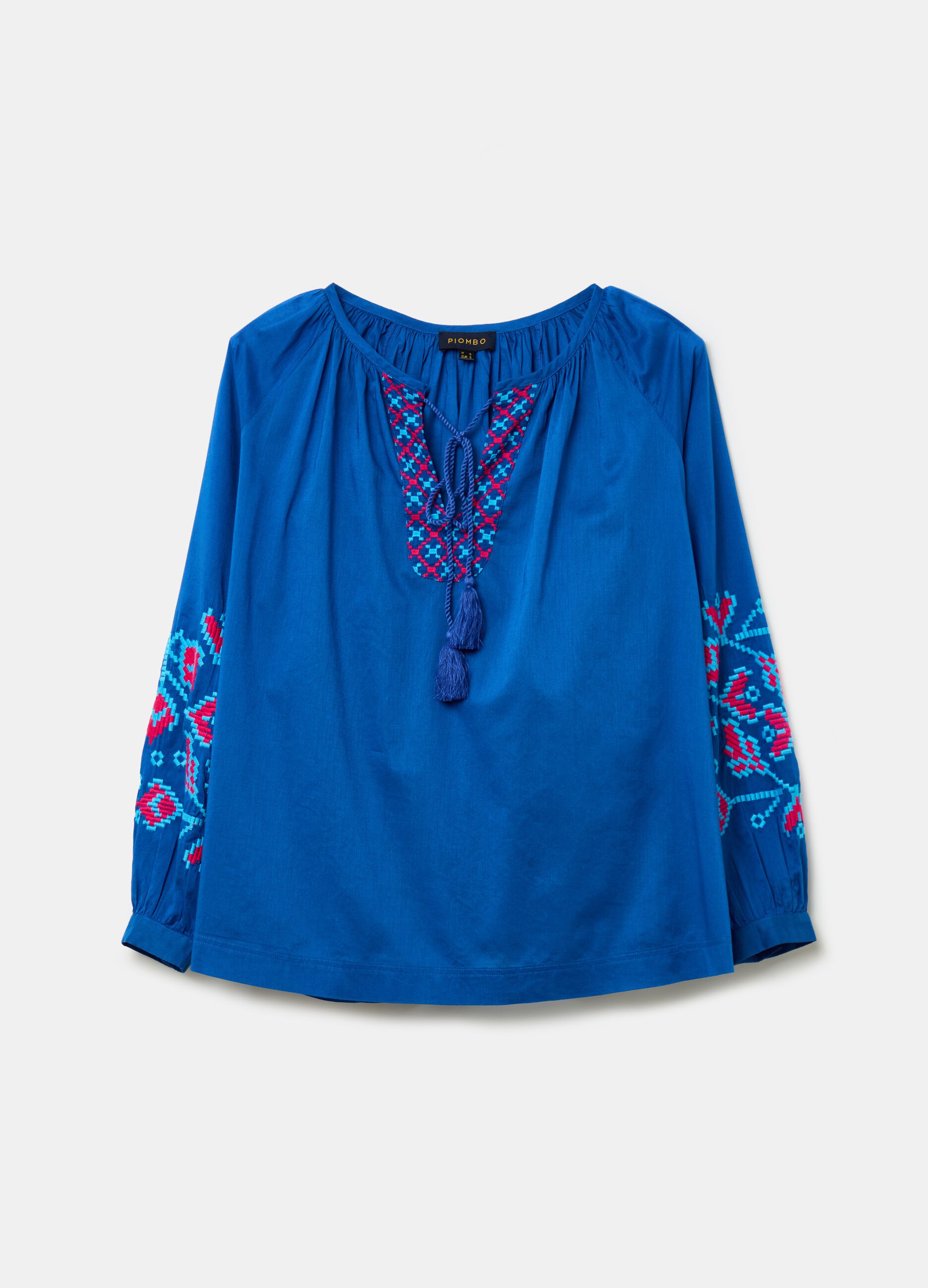 Oversized blouse with ethnic embroidery and tassels_3