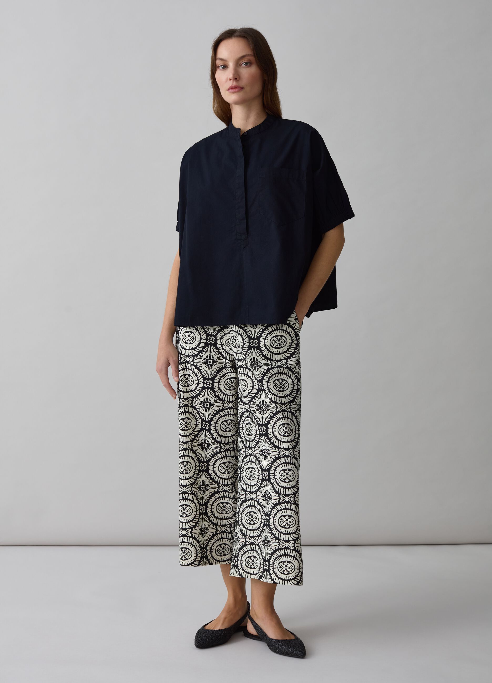 Wide-leg trousers with ethnic pattern