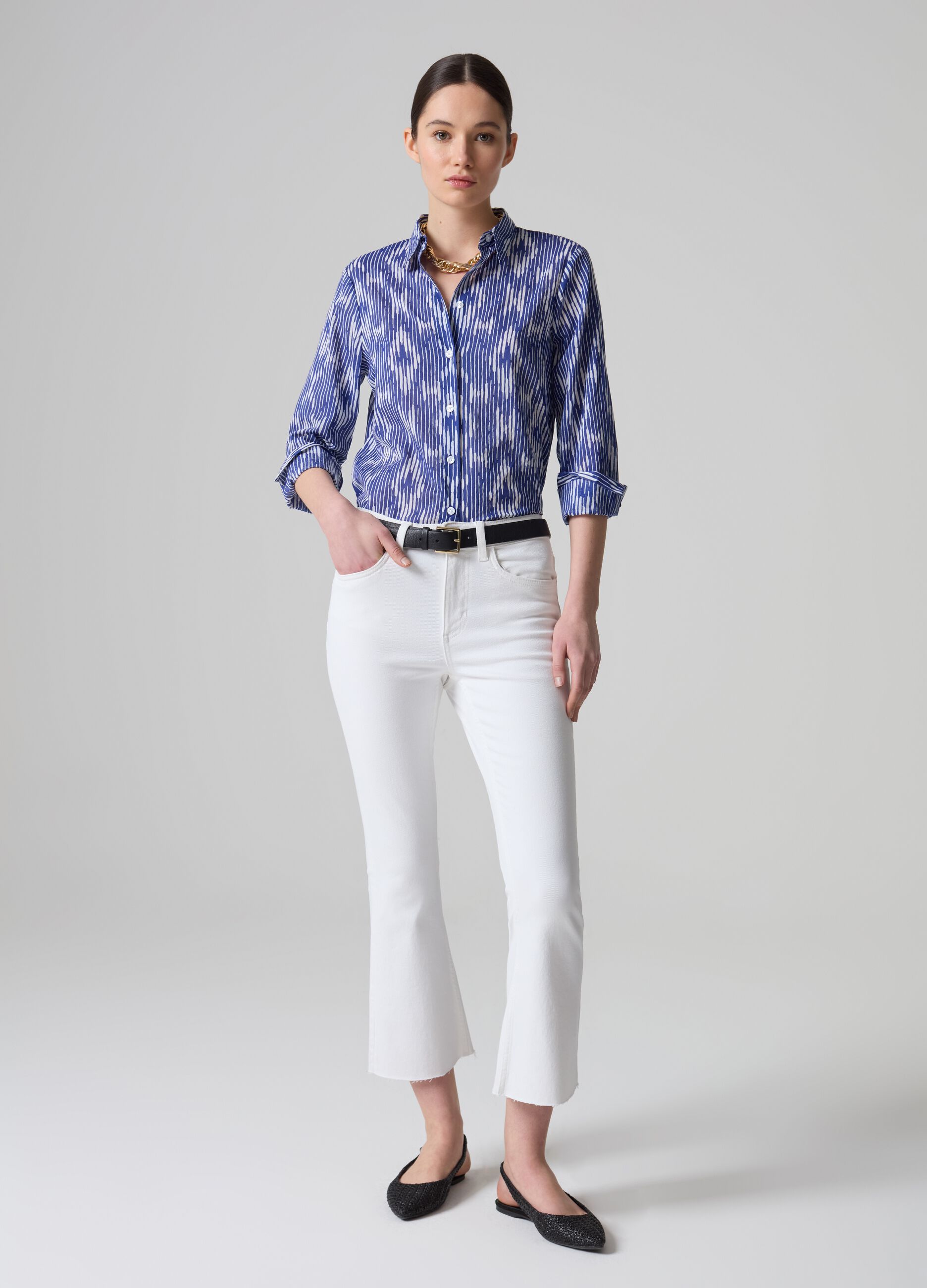 Flare-fit crop jeans with raw edging_0