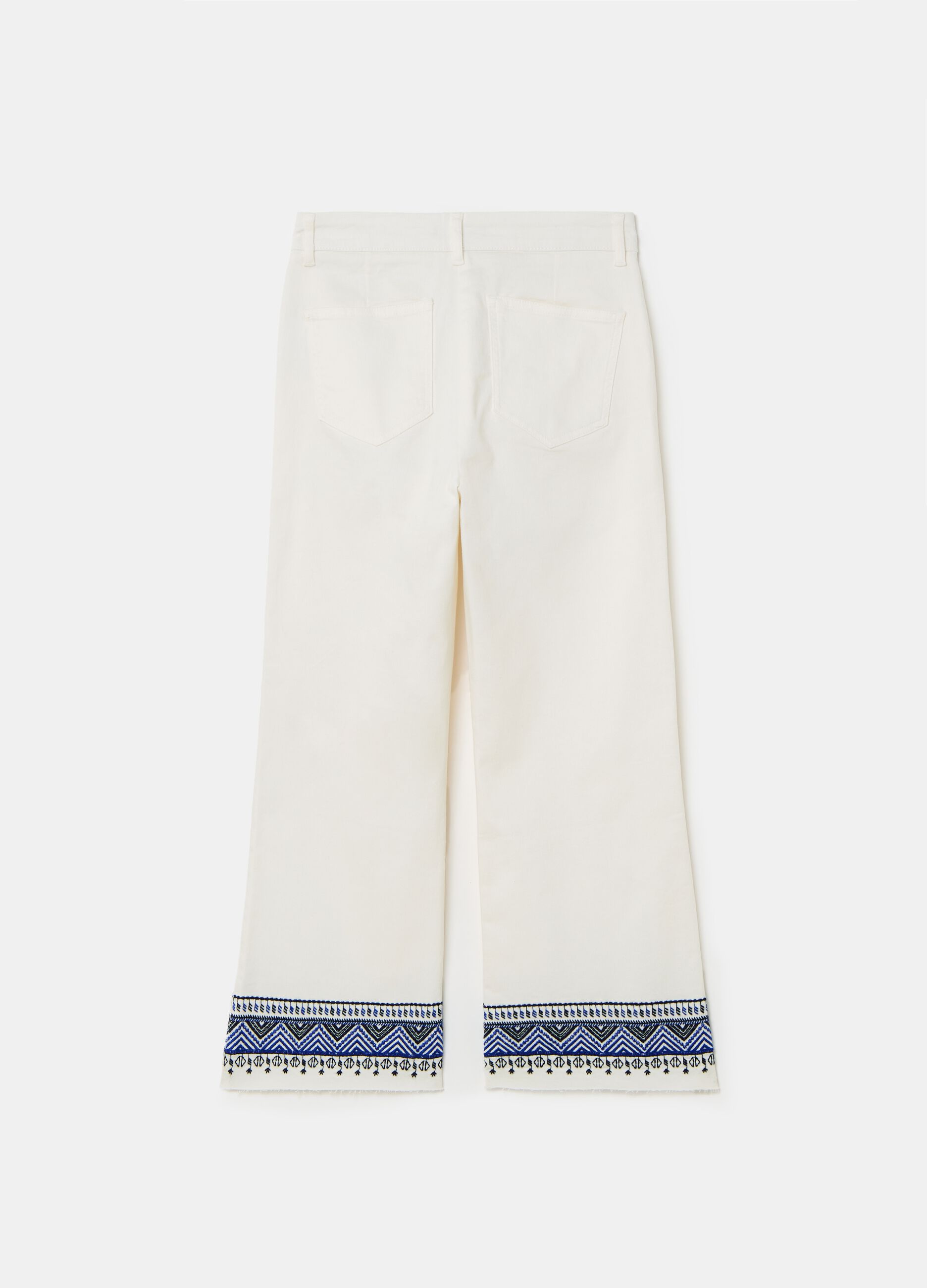 Wide-leg jeans with ethnic embroidery