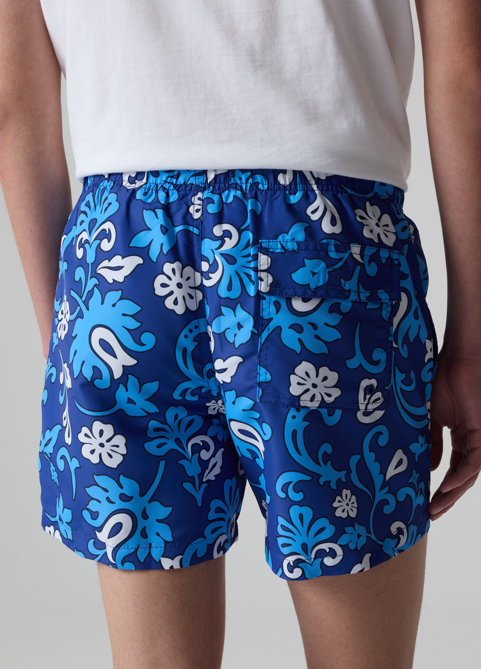 Bermuda swim shorts with floral print_2