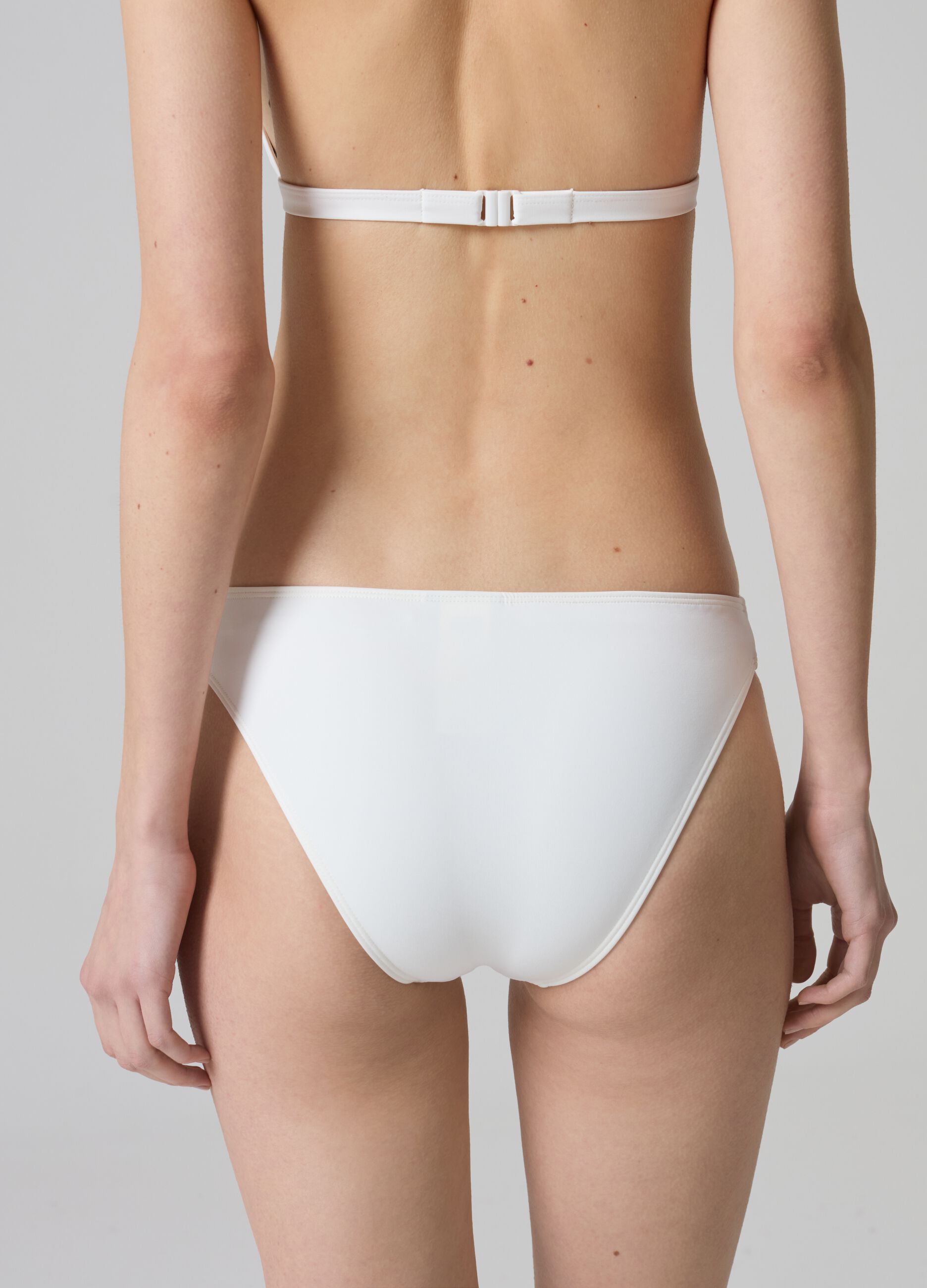 Bikini bottoms with buckle