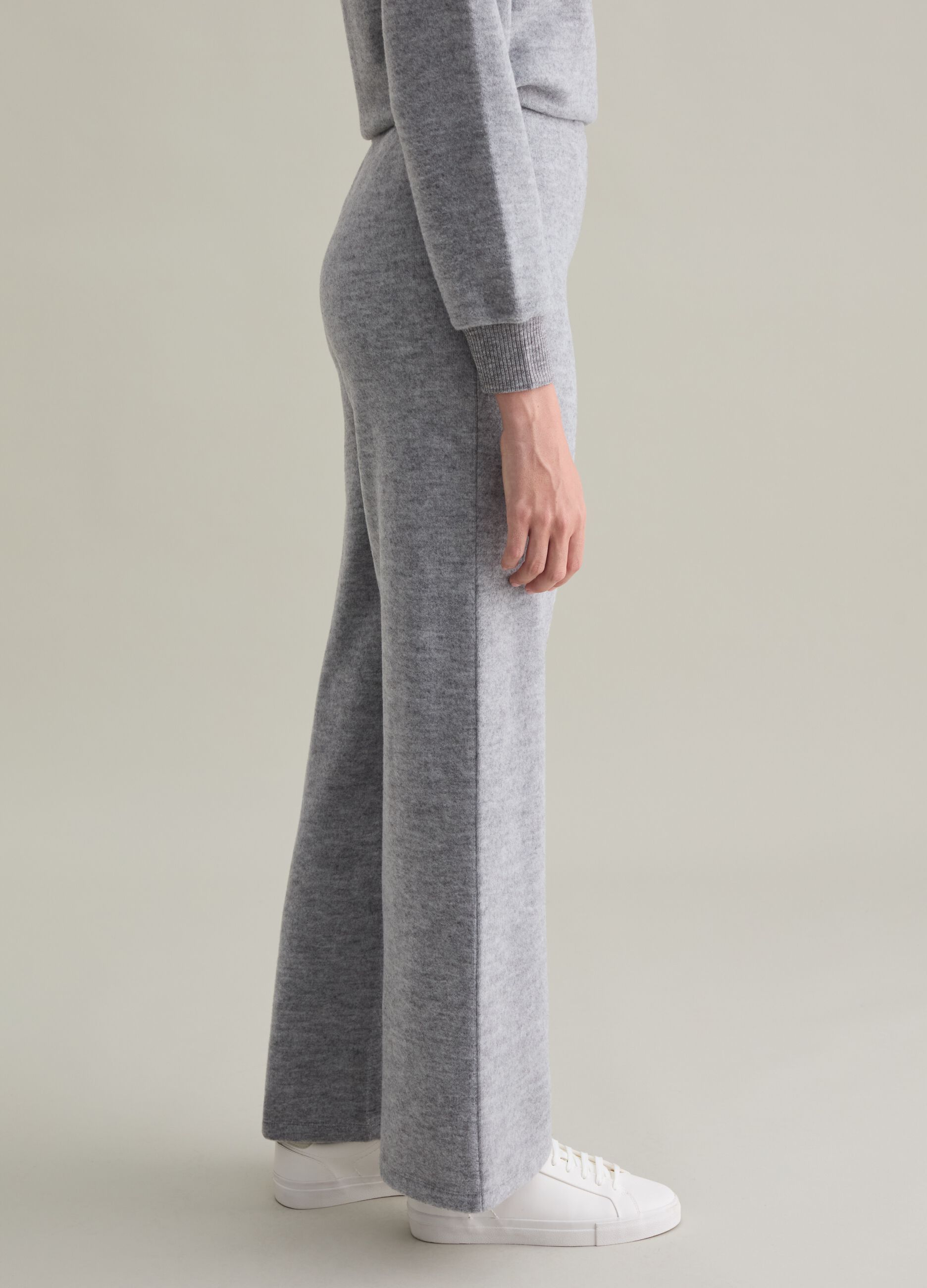 Wide-leg knit trousers