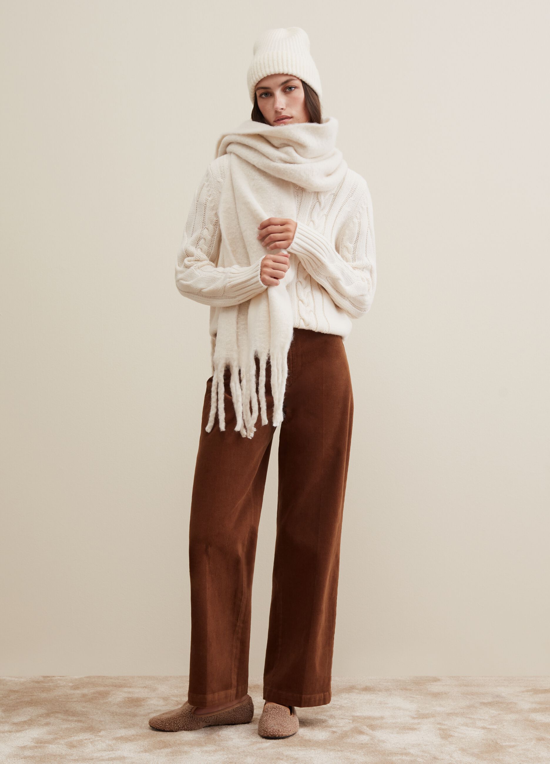 Straight-fit trousers in corduroy_0