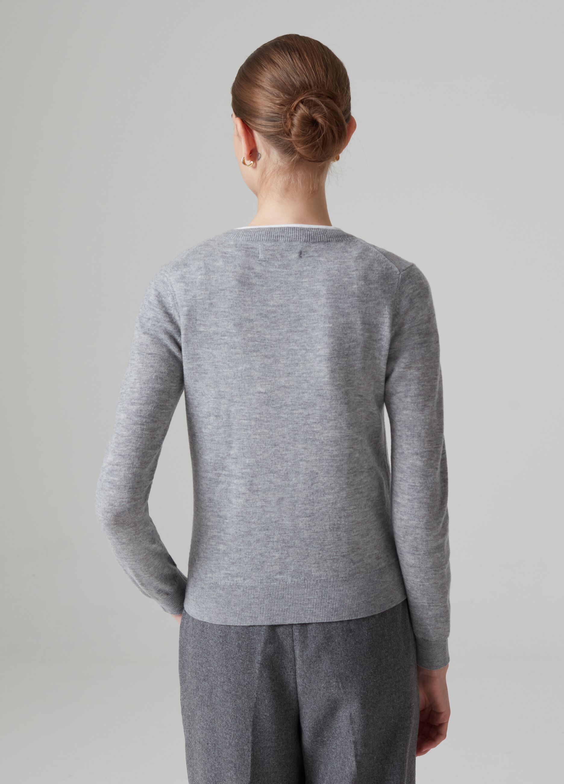 Wool top with round neck_2