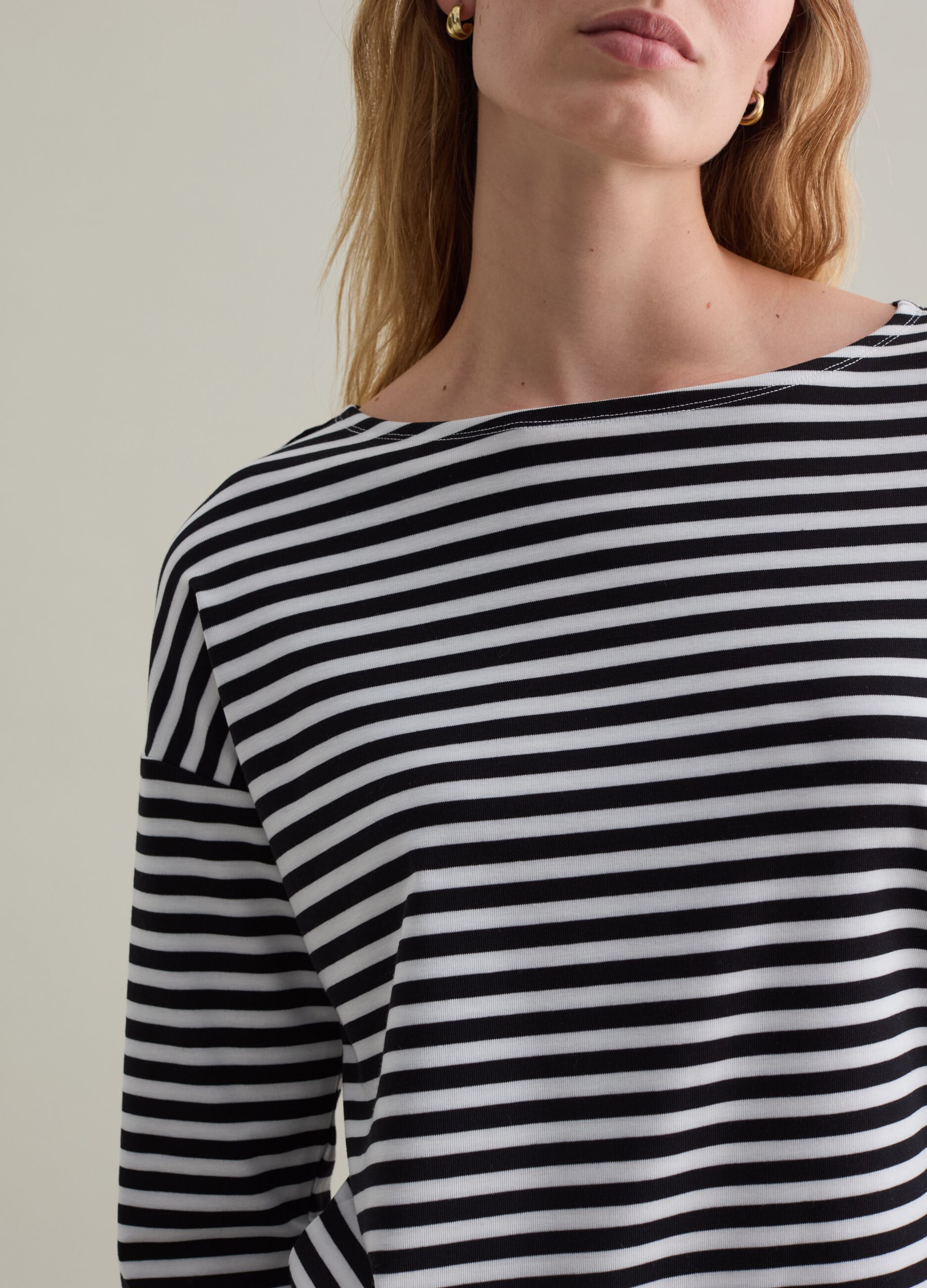 Long-sleeved striped T-shirt