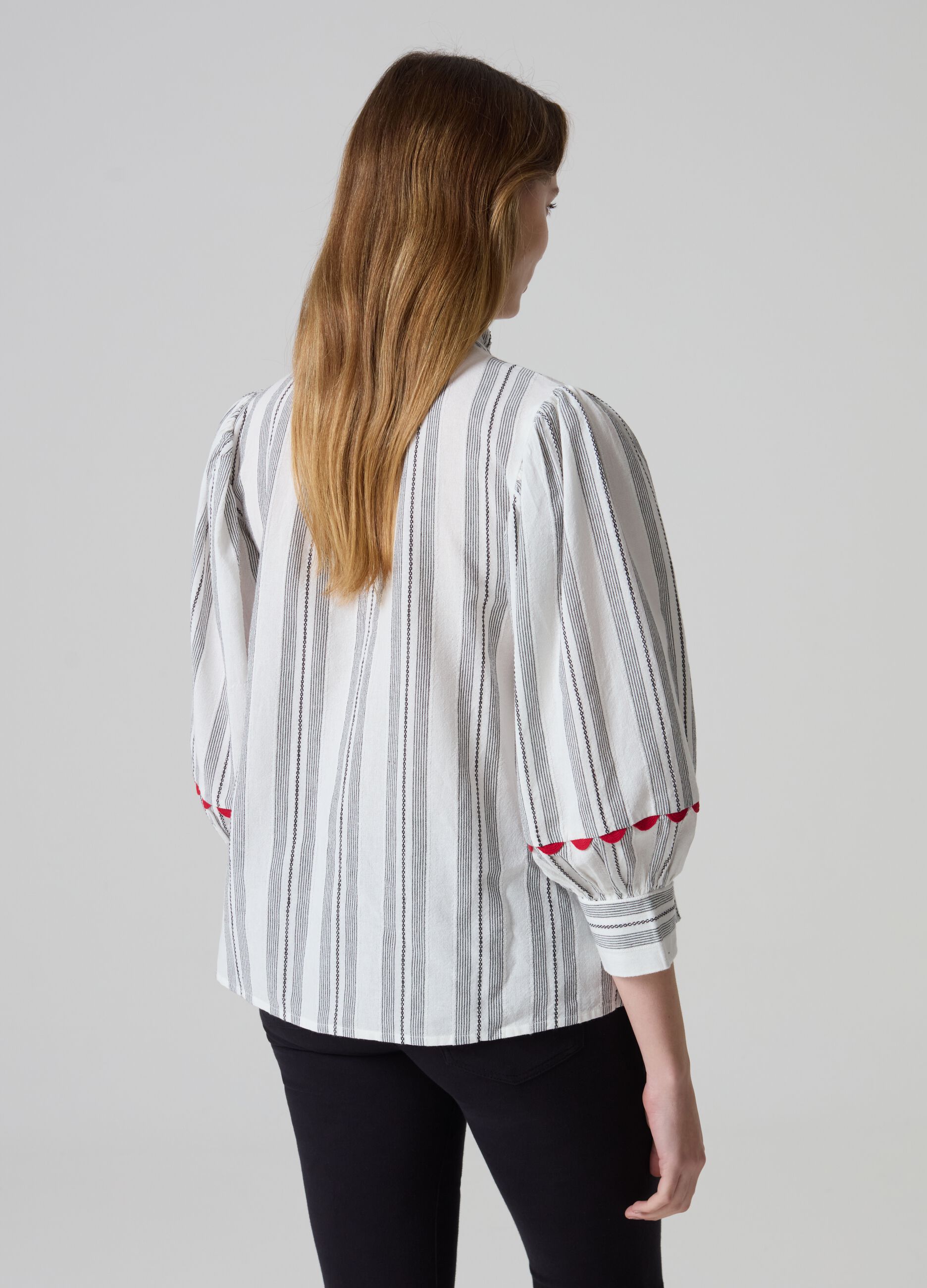 Striped blouse with flowers embroidery_2