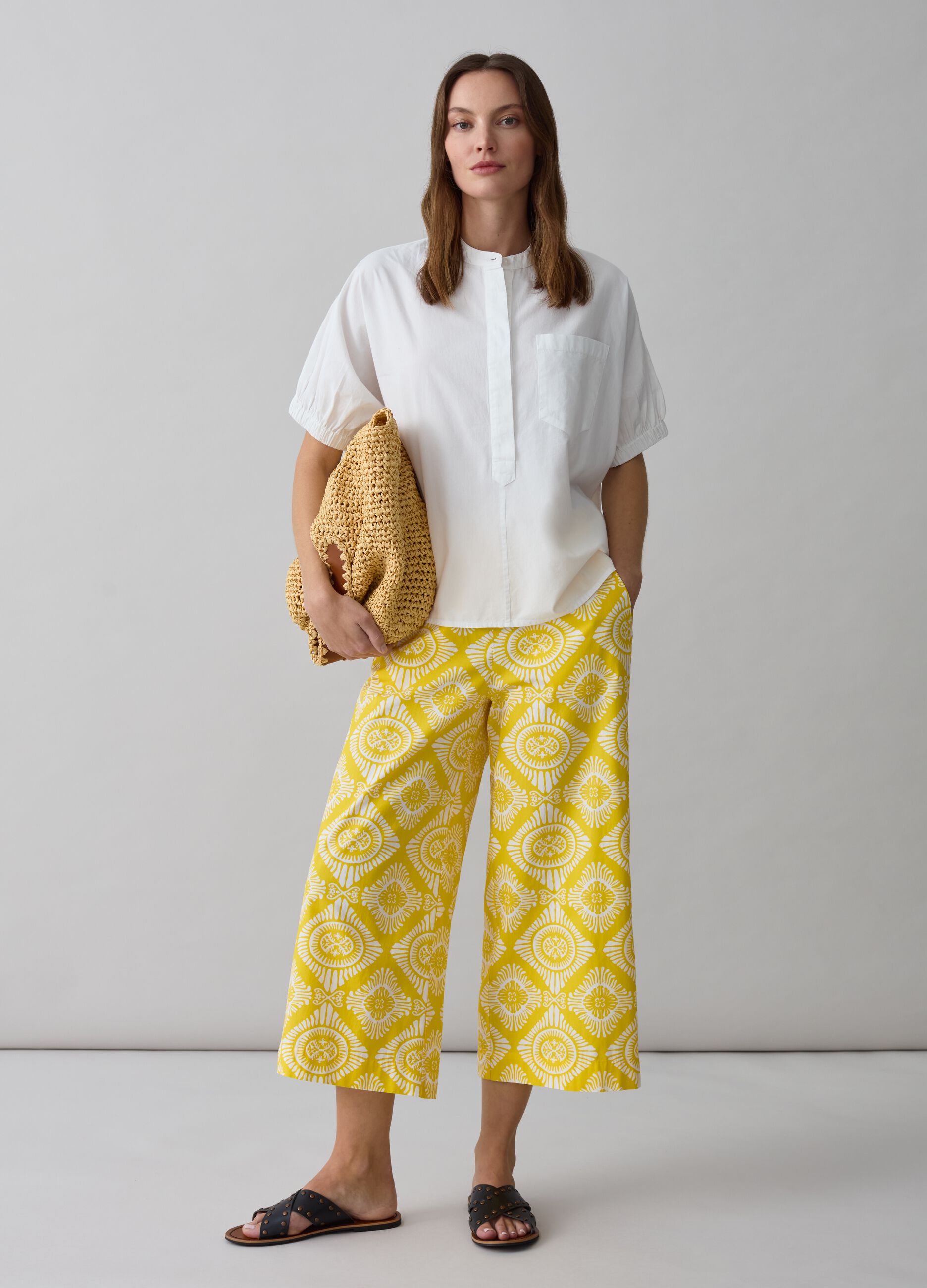 Wide-leg trousers with ethnic pattern