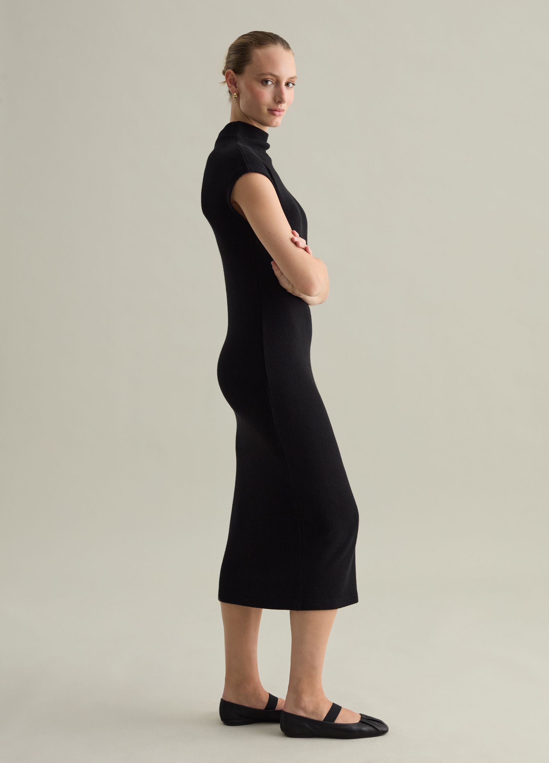 Contemporary long sleeveless dress