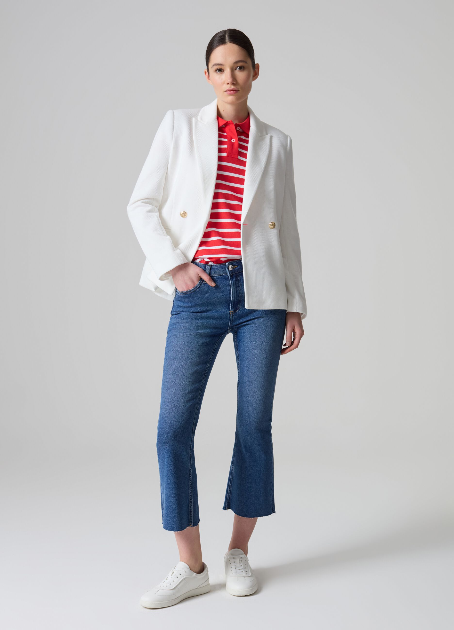 Flare-fit crop jeans with raw edging_0