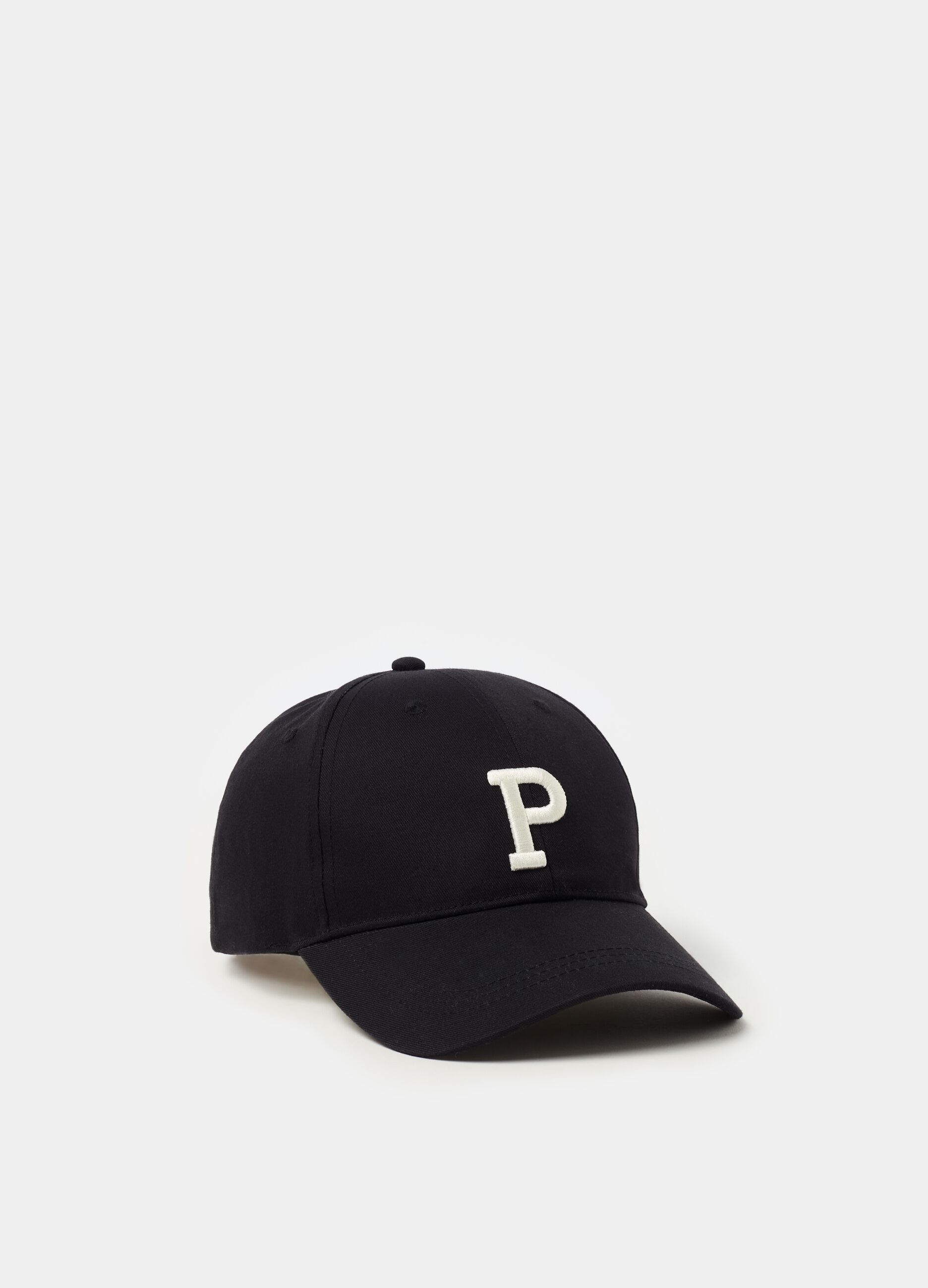 Baseball cap with embroidered logo_1