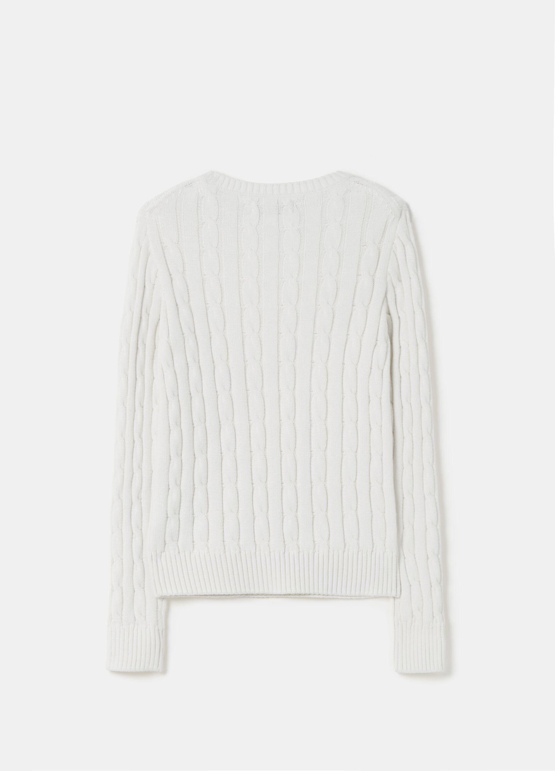 Ribbed pullover with cable-knit design_4