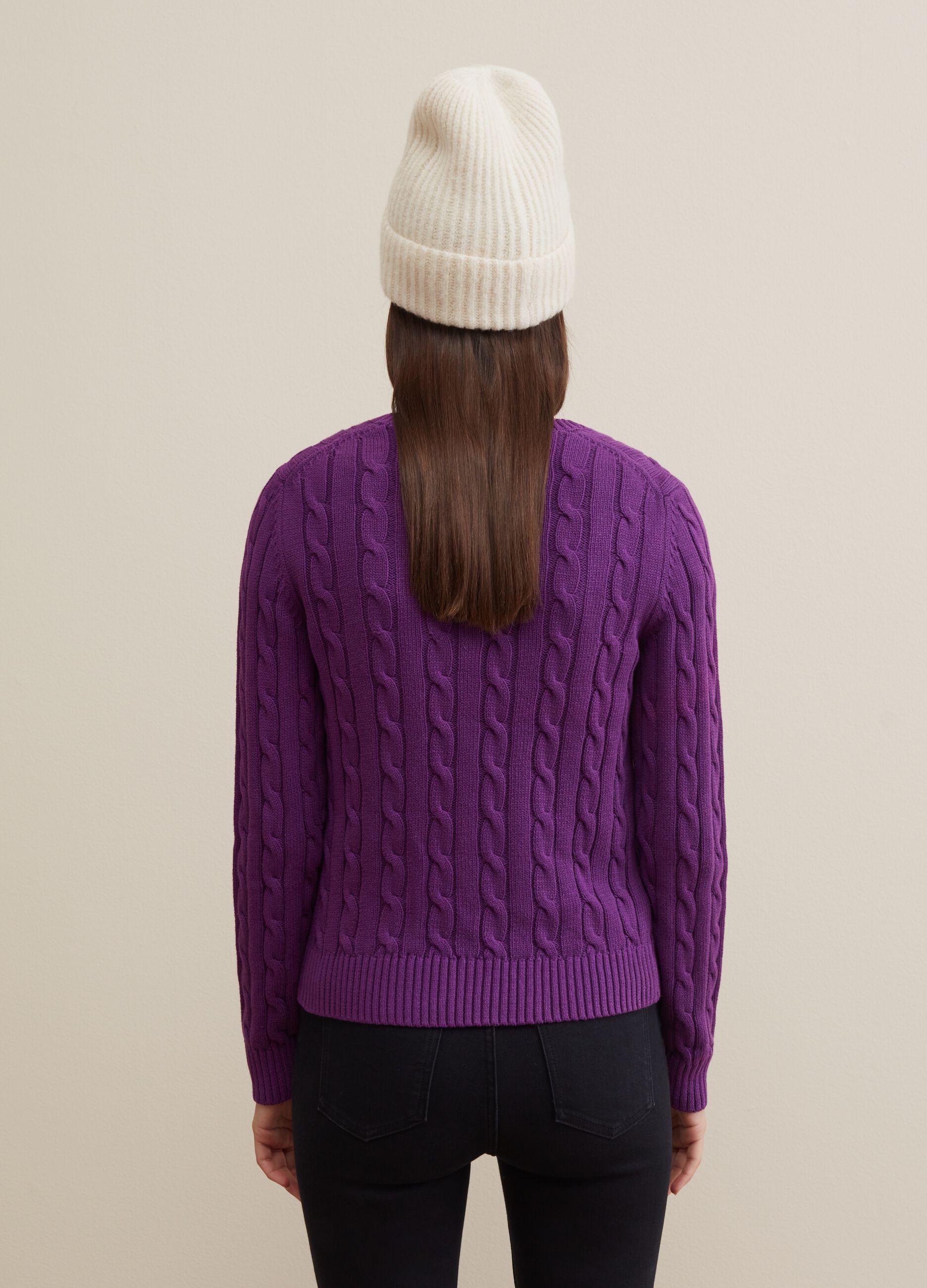 Pullover with cable design and V neck