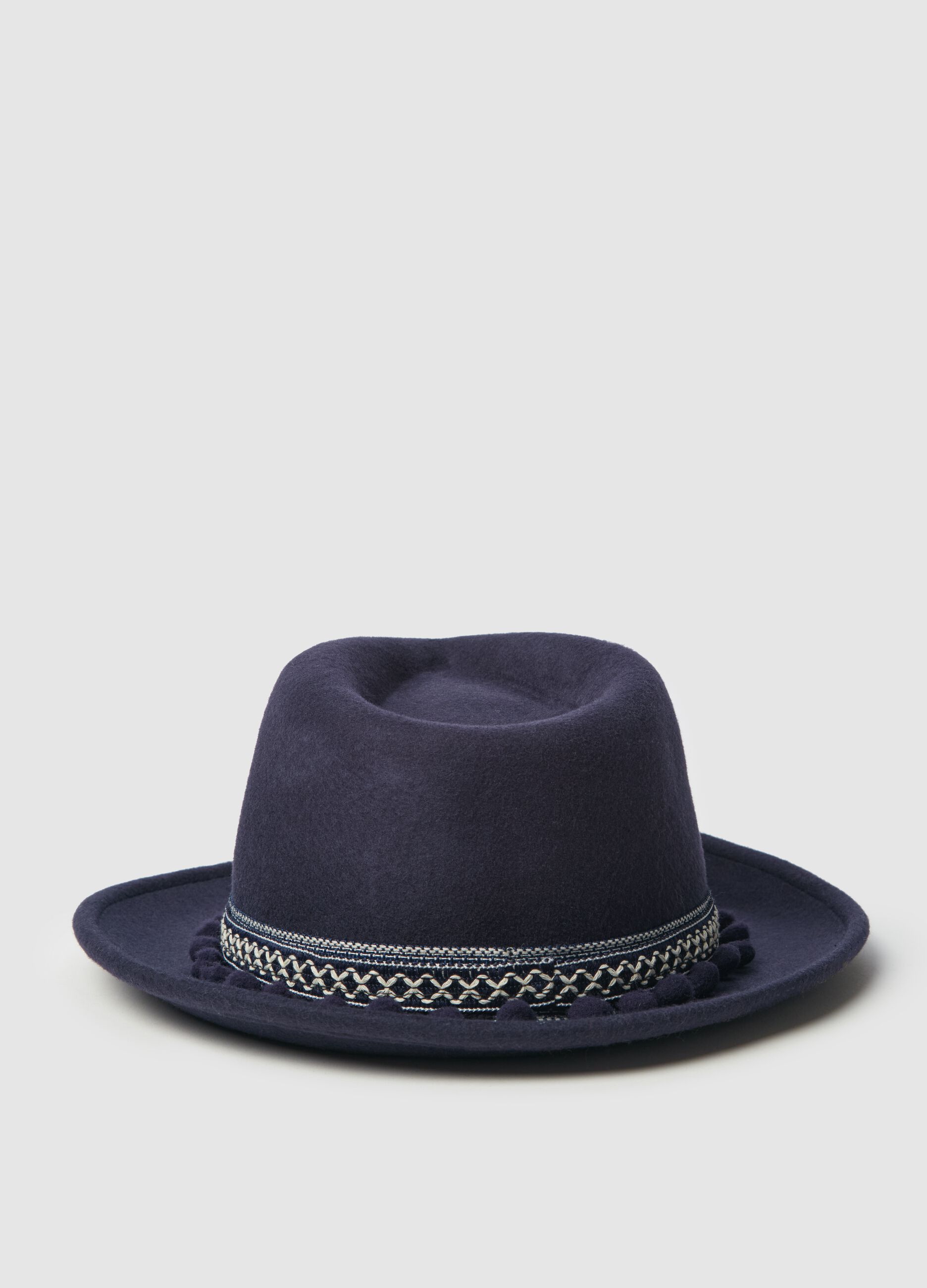 Felt hat with ethnic edging_1