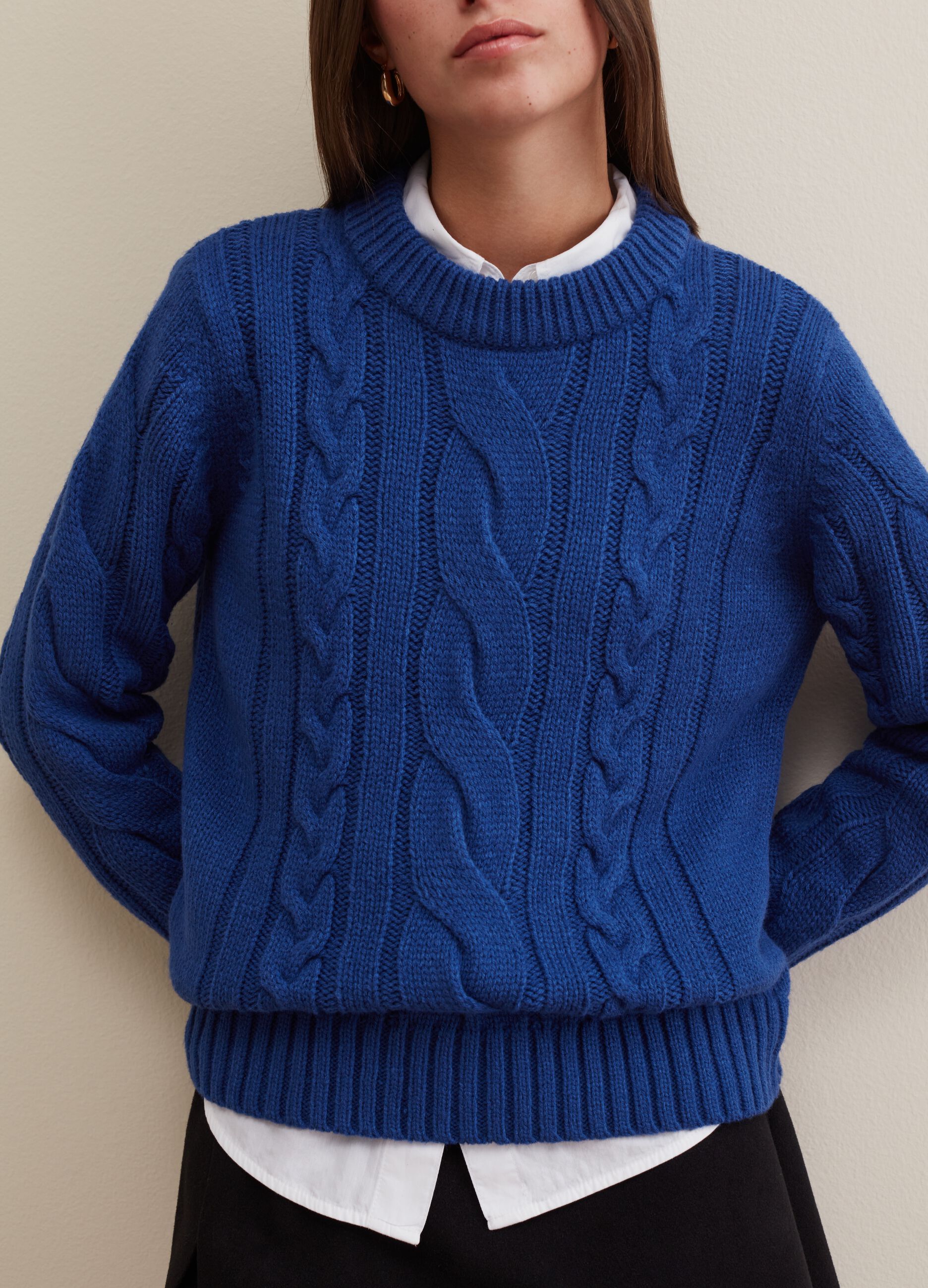 Pullover with cable design and V neck