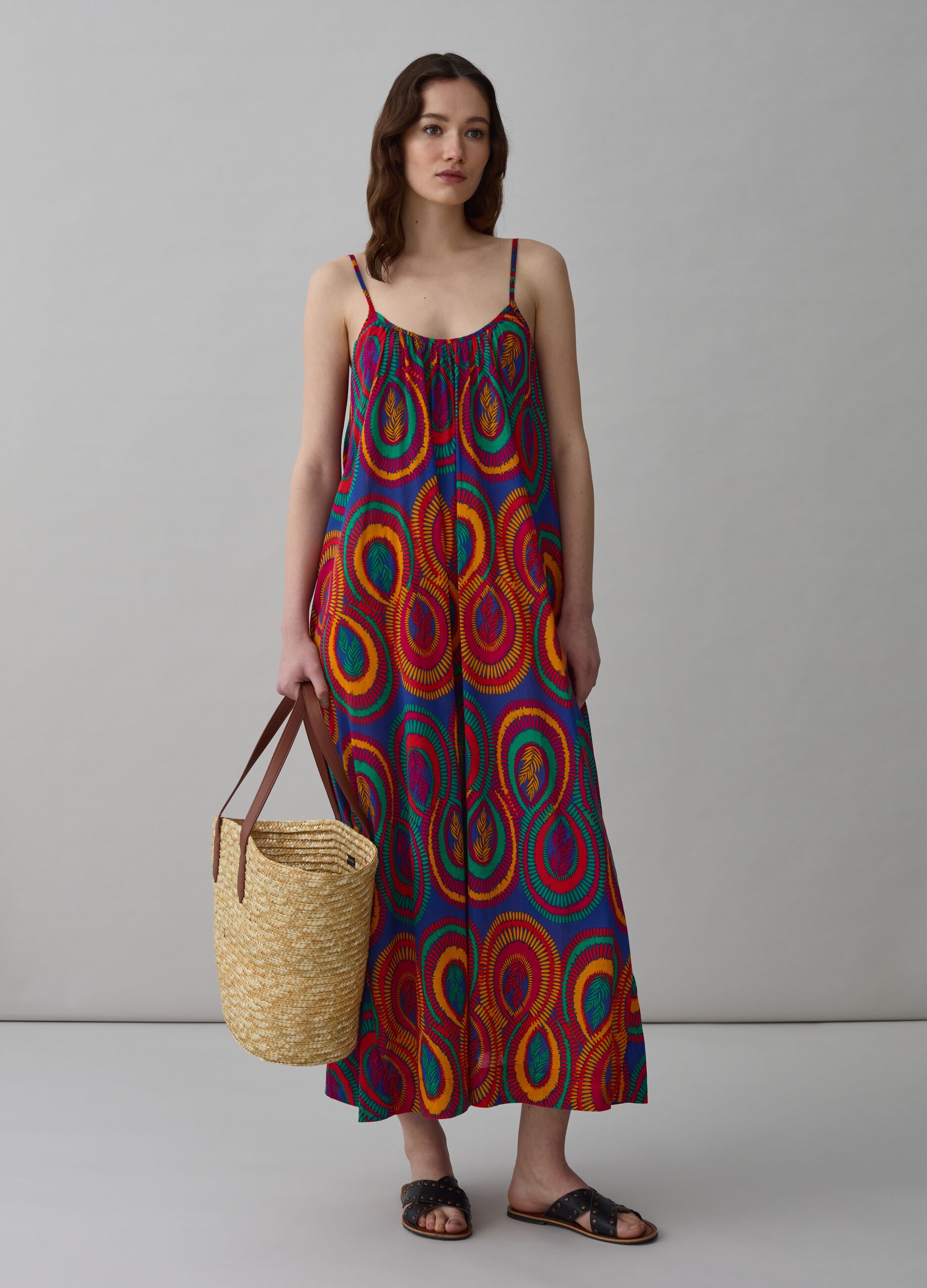 Long printed dress with bare back