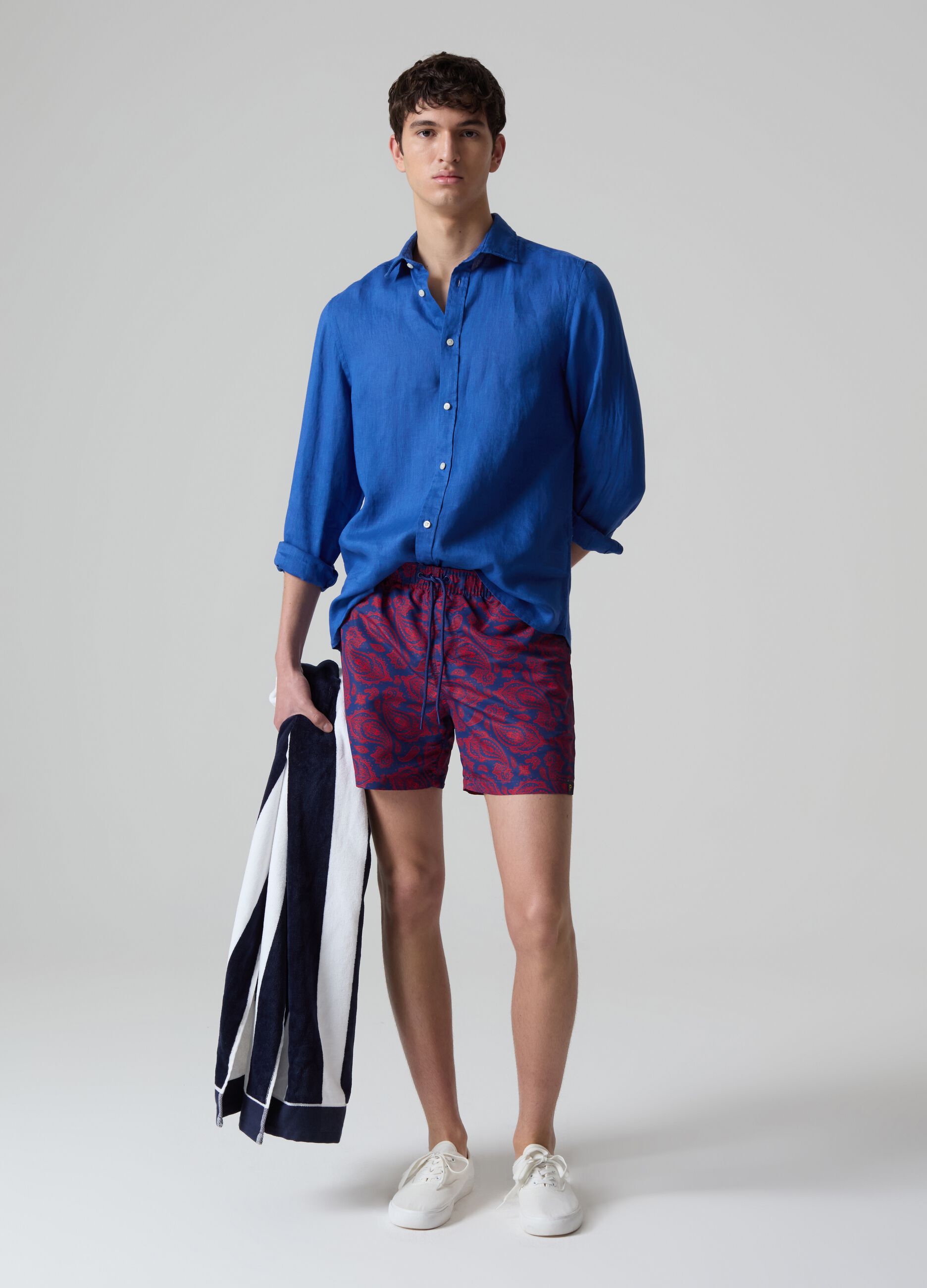 Bermuda swim shorts with drawstring and paisley print