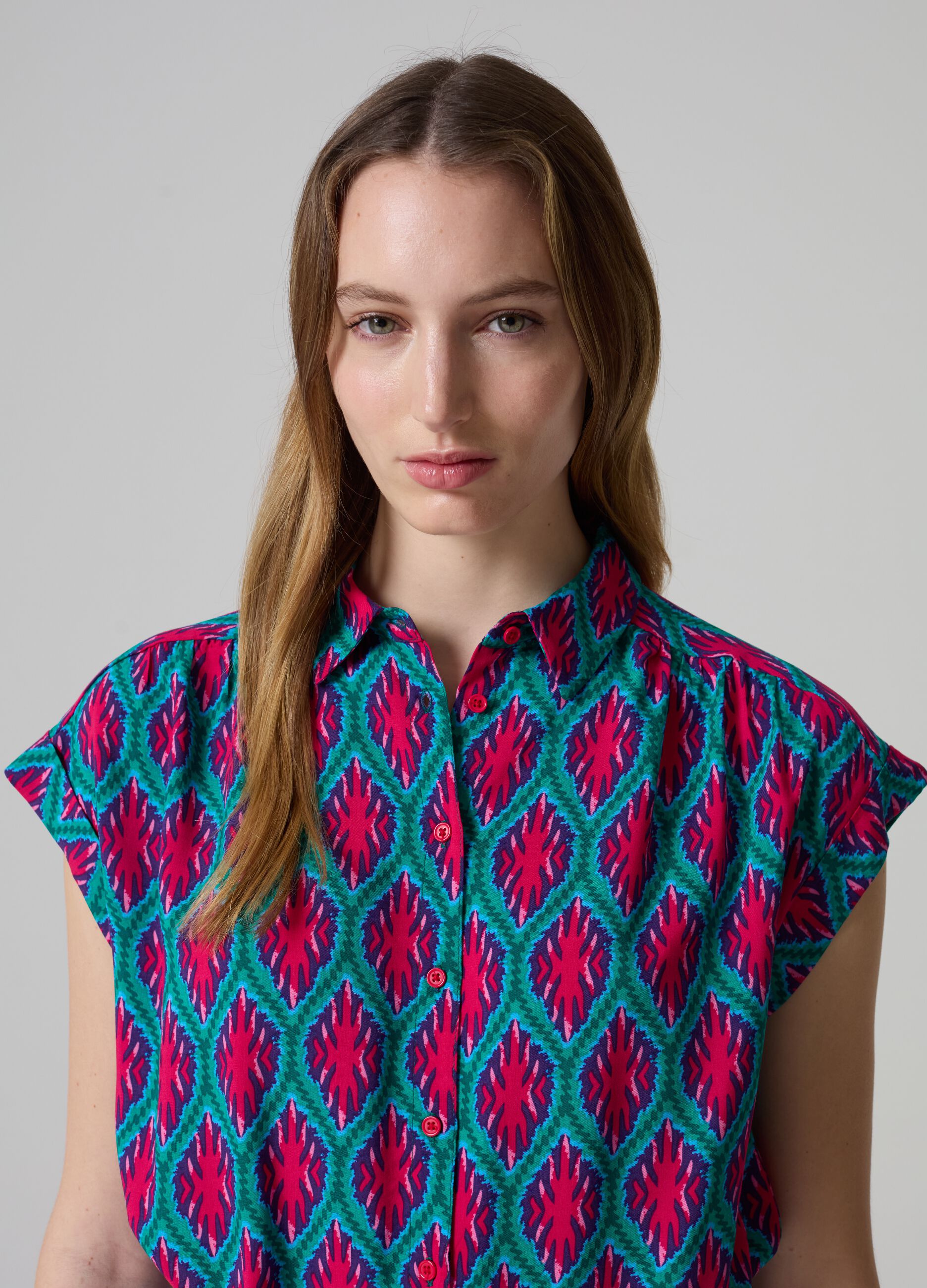 Short-sleeved blouse with print and drawstring_0