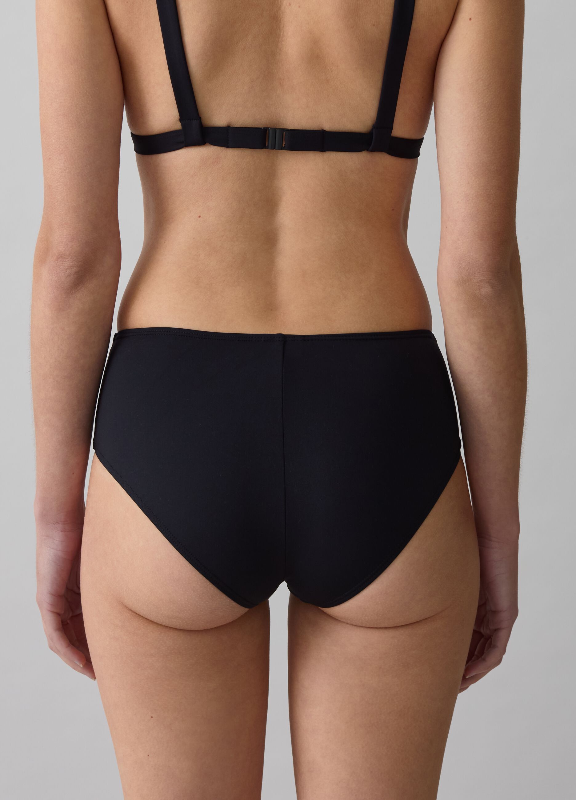 Bikini briefs with high waist