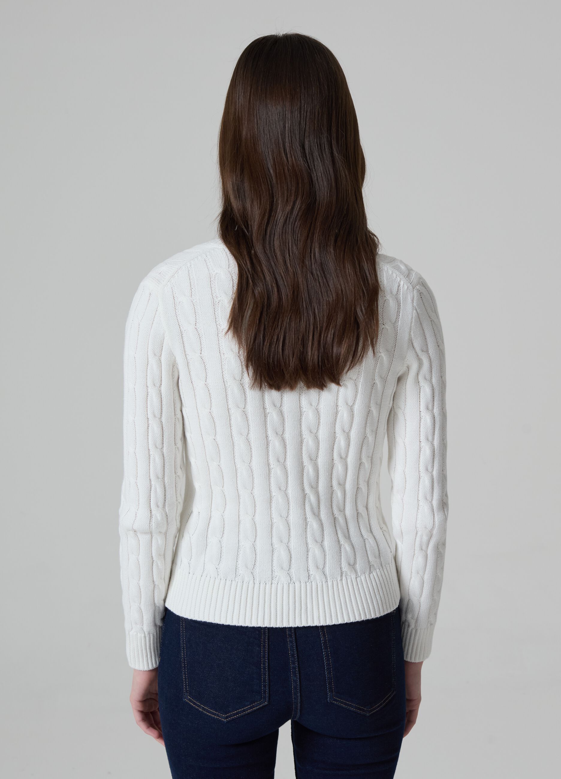 Pullover with cable design and V neck_1