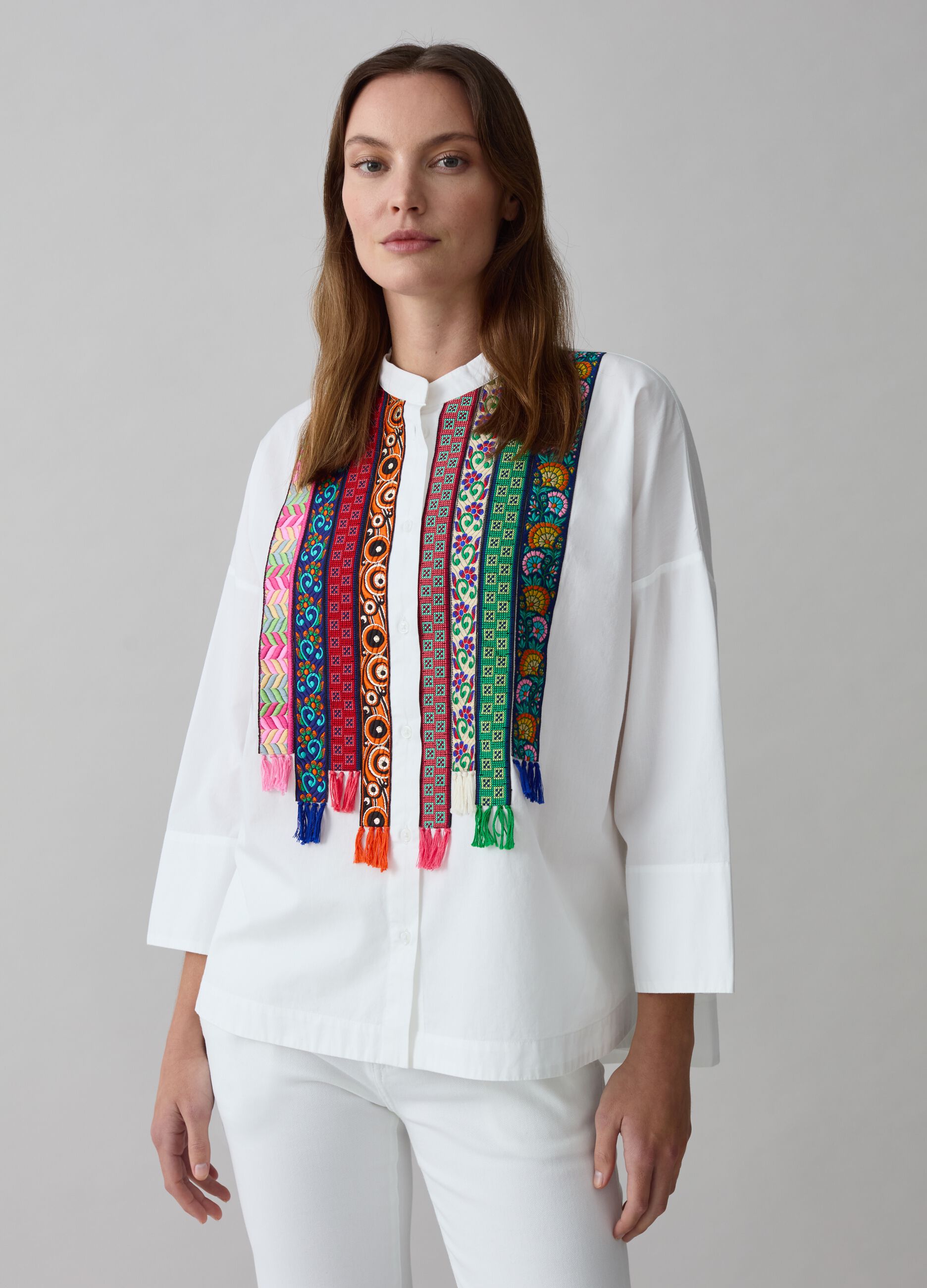 Blouse with ethnic embroidery and tassels_0