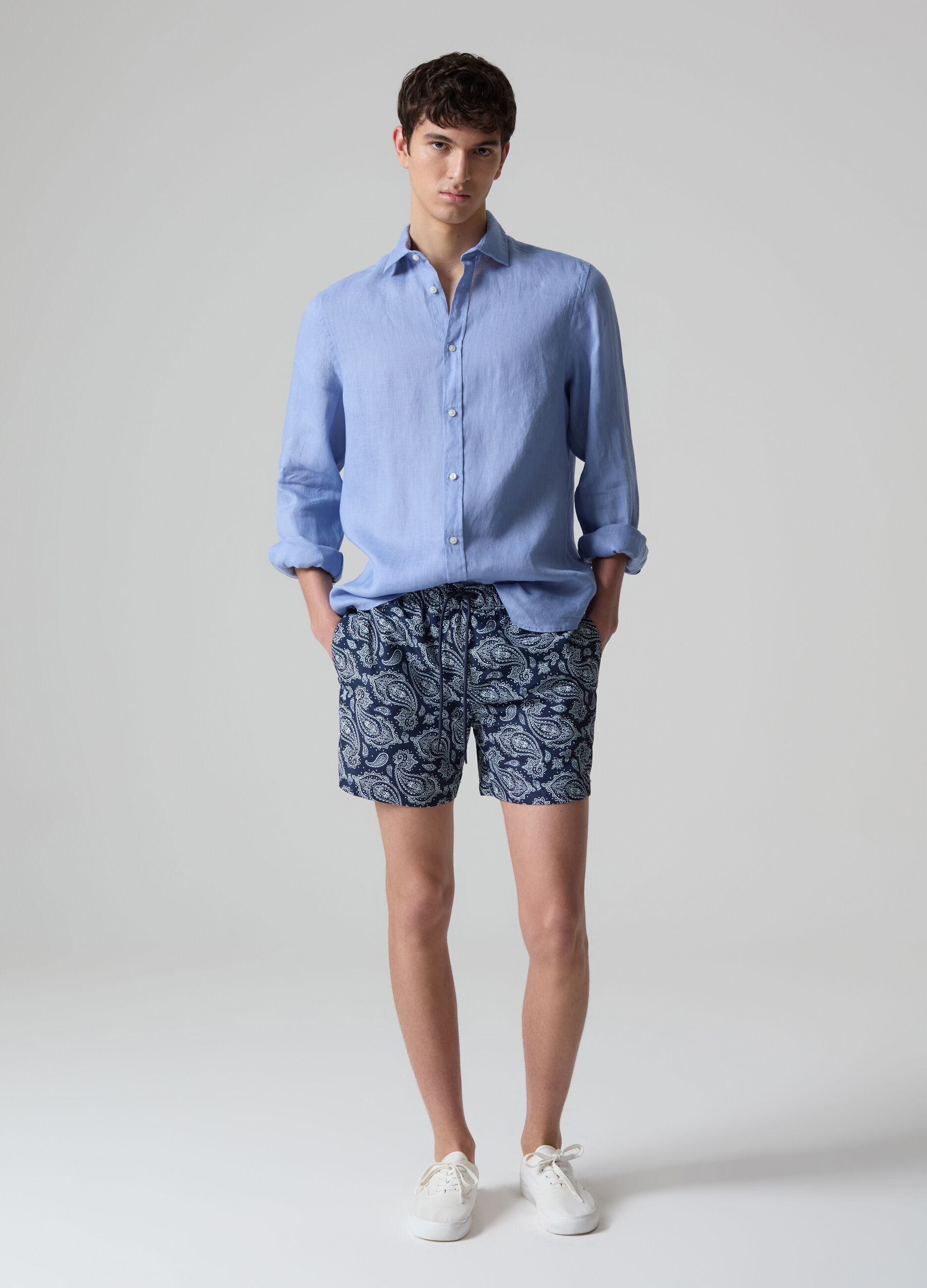 Bermuda swim shorts with drawstring and paisley print