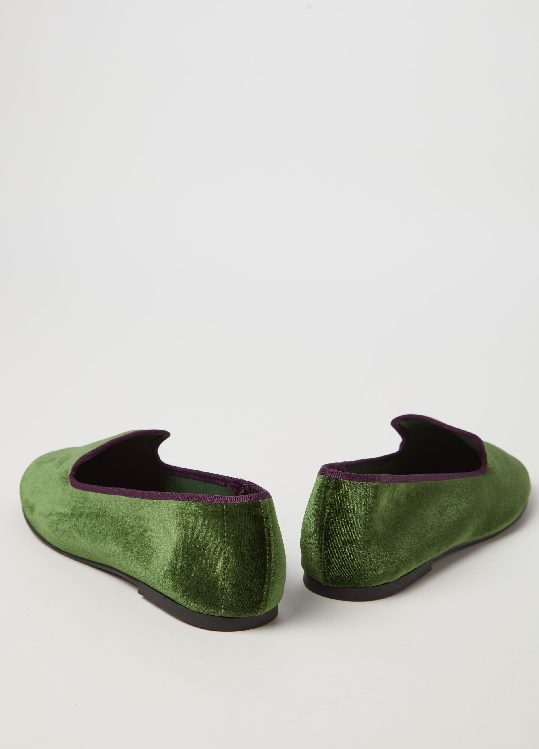 Slipper shoes with contrasting edging_1