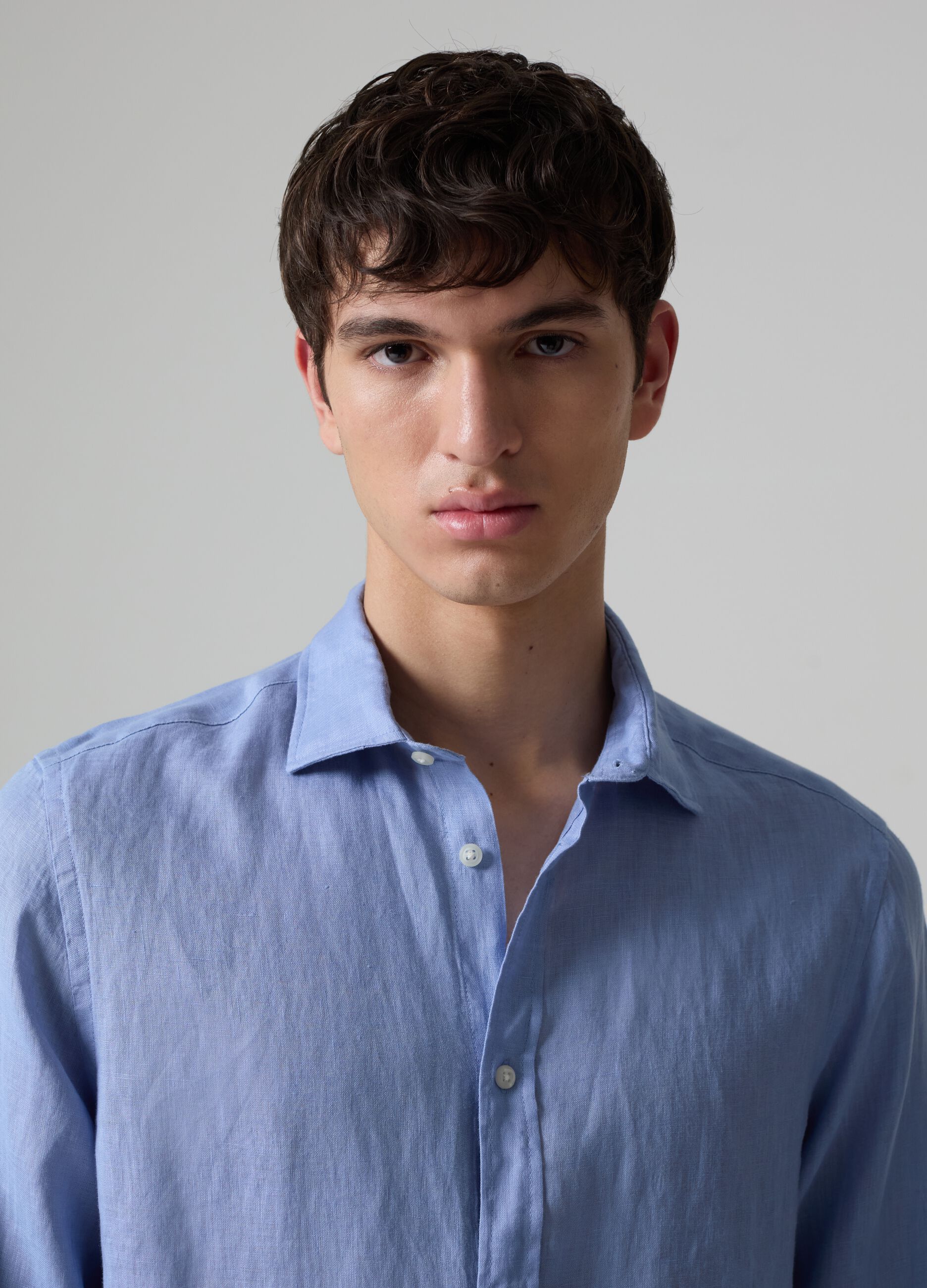 Solid colour linen shirt