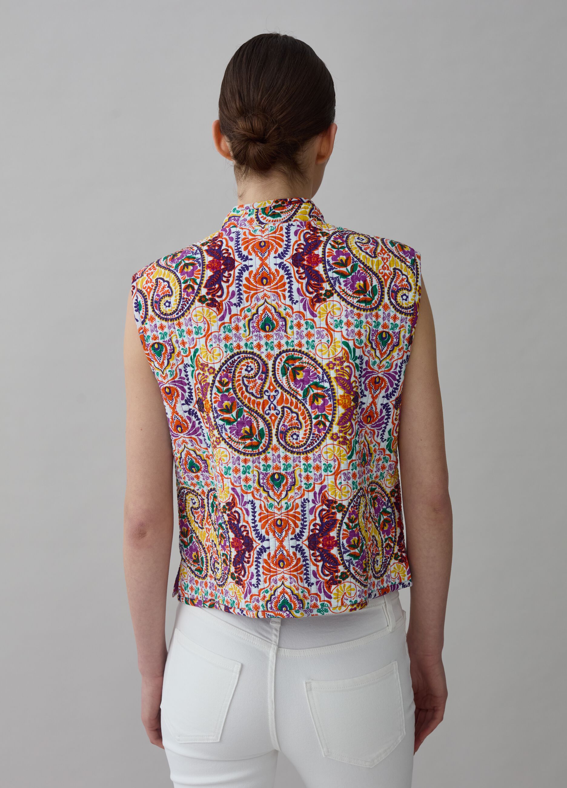 Quilted gilet with paisley print