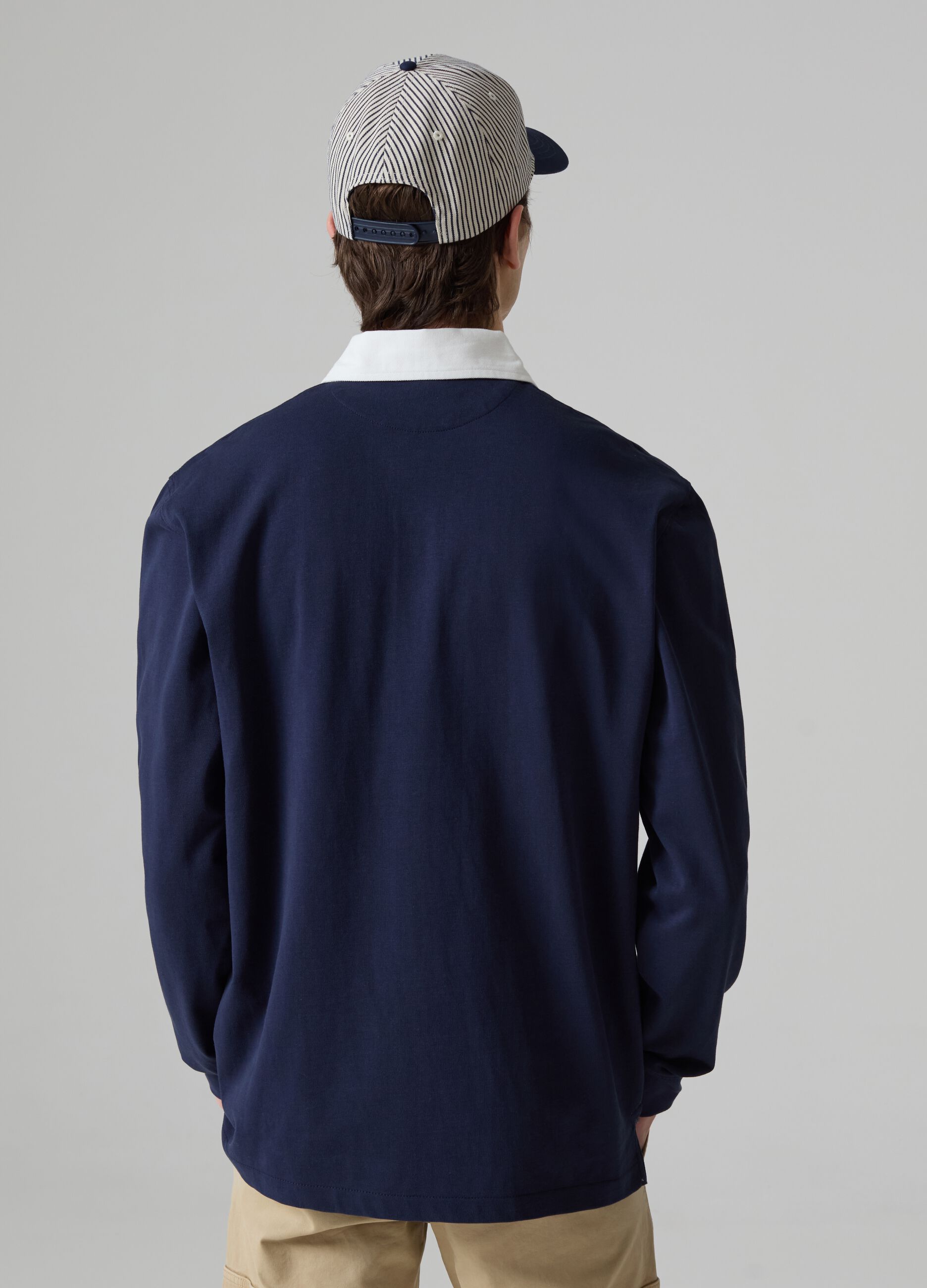 Long-sleeved polo shirt with contrasting collar_2