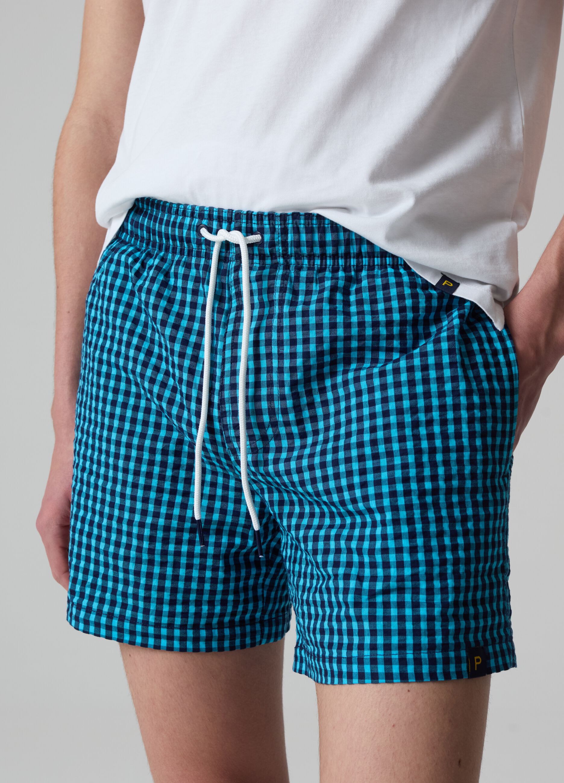 Bermuda swim shorts in gingham seersucker_1