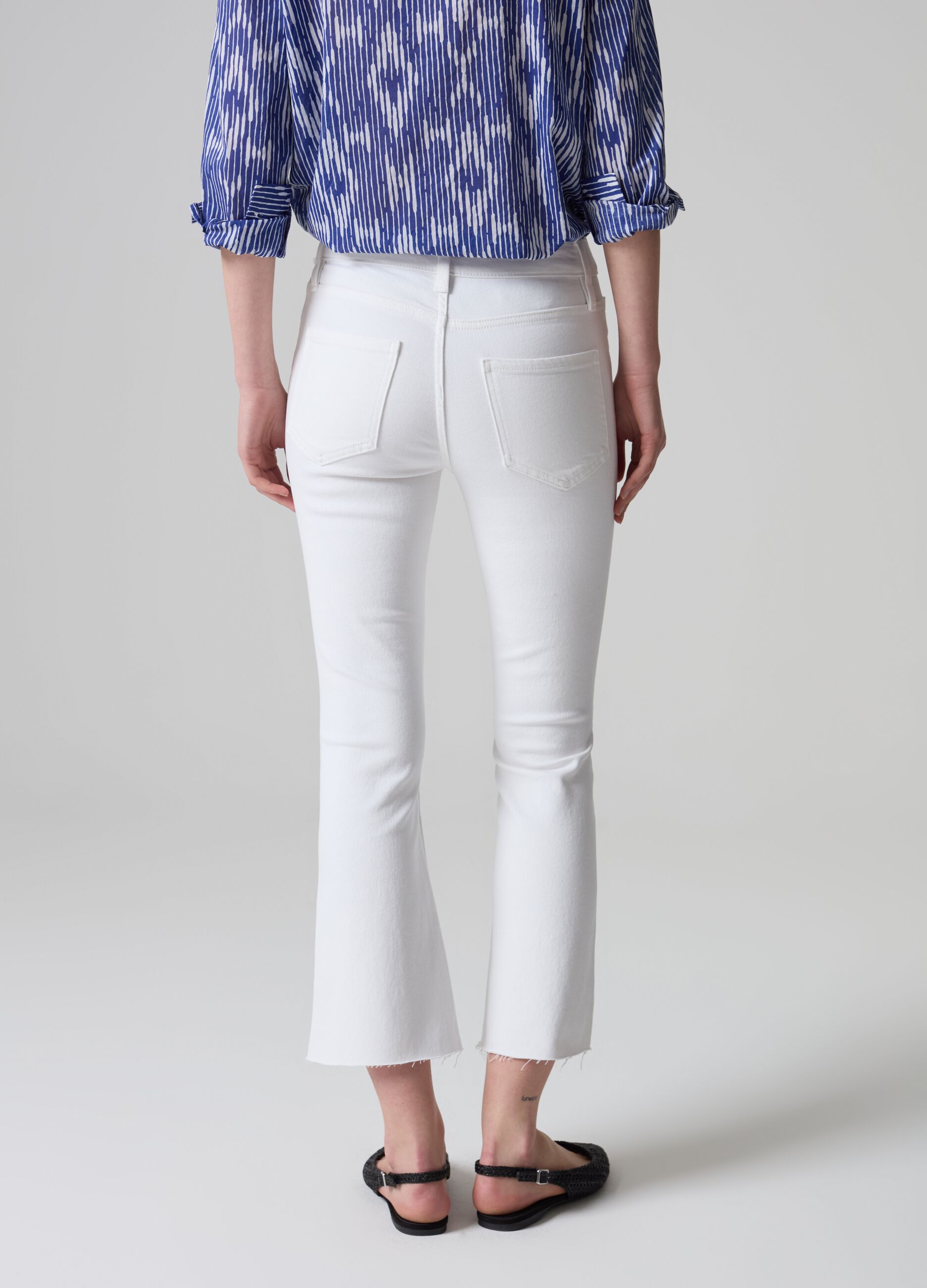 Flare-fit crop jeans with raw edging_2