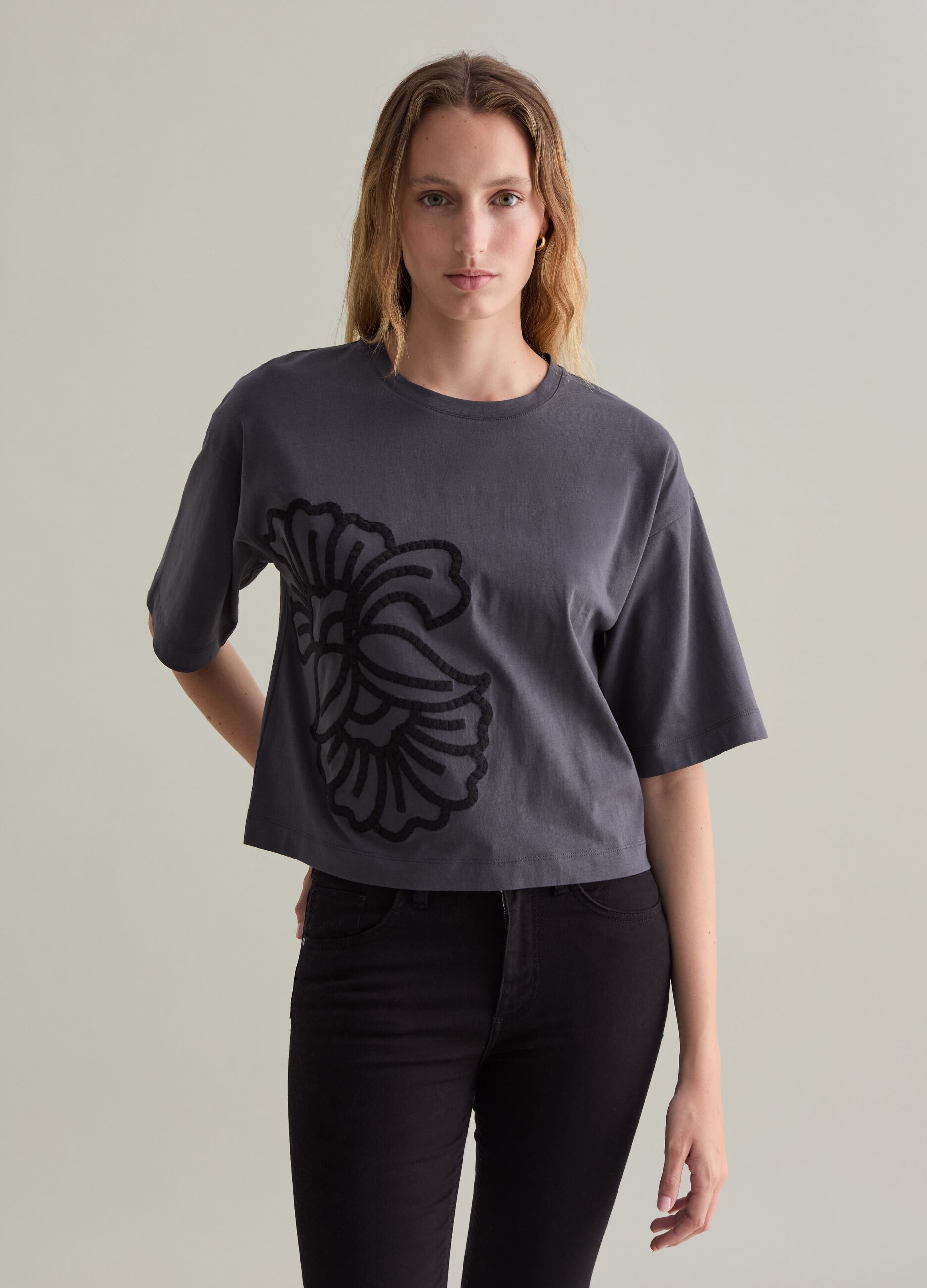 Oversized T-shirt with floral embroidery