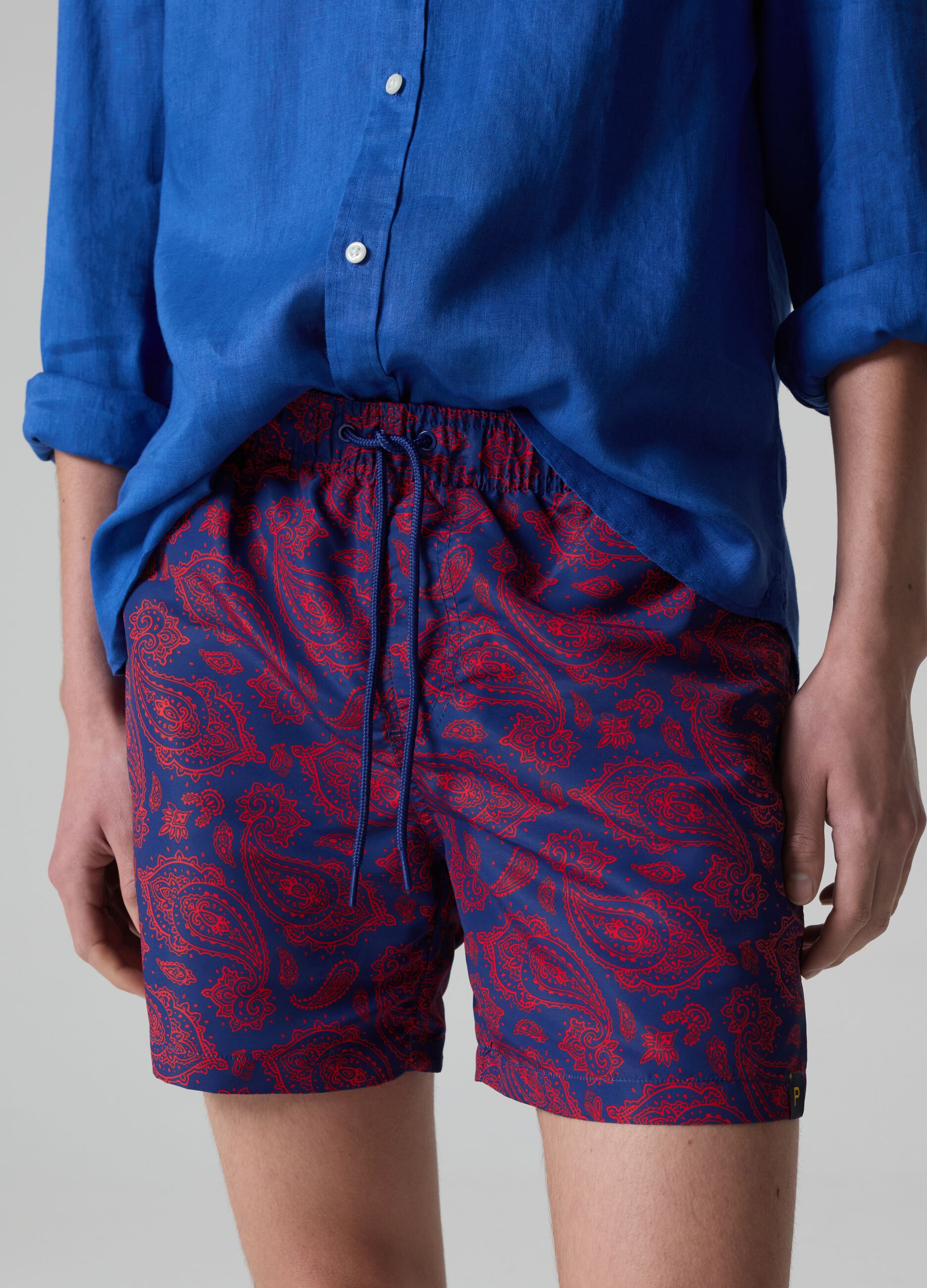 Bermuda swim shorts with drawstring and paisley print_1