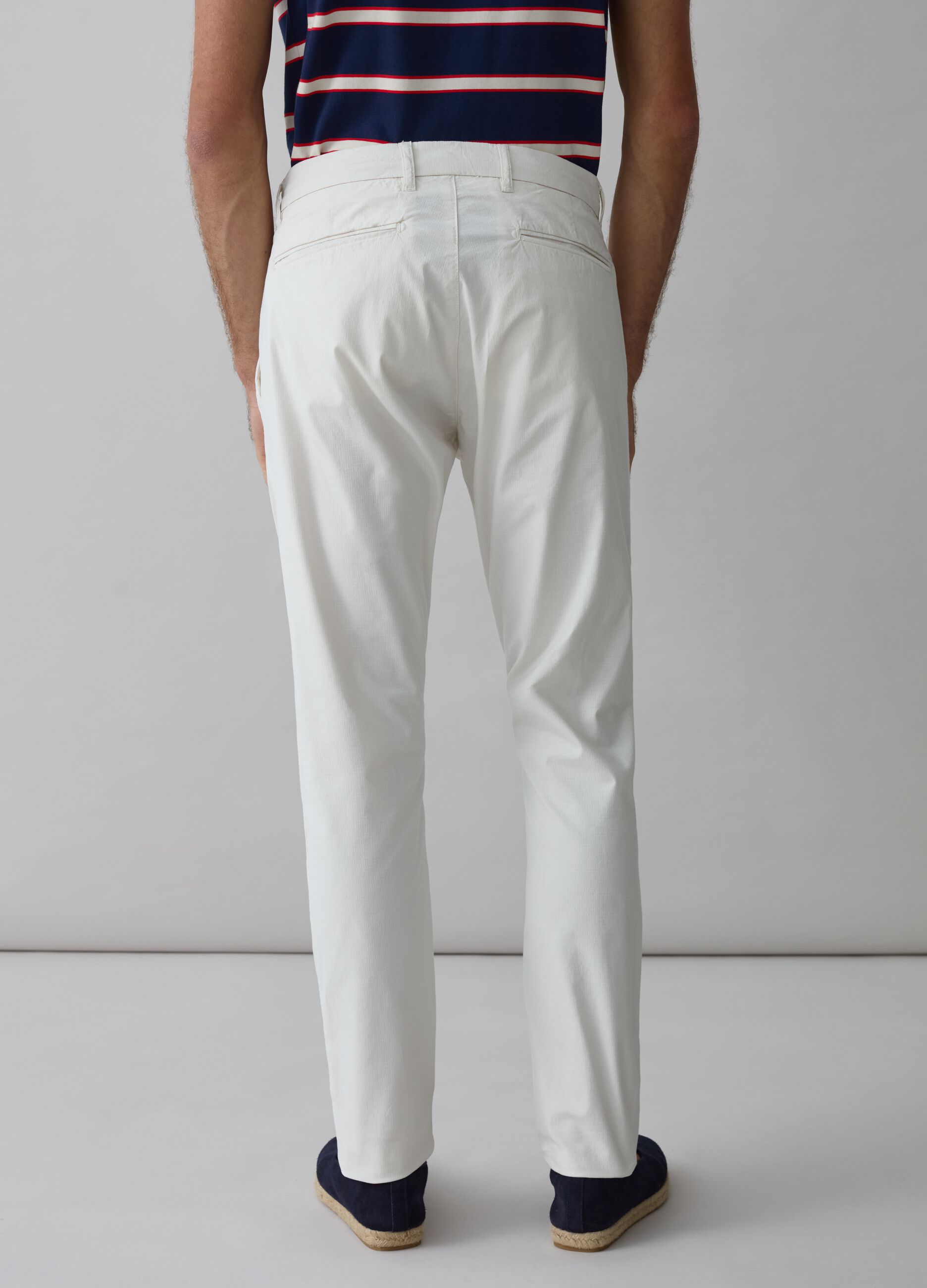 Chino trousers with ripstop weave_2