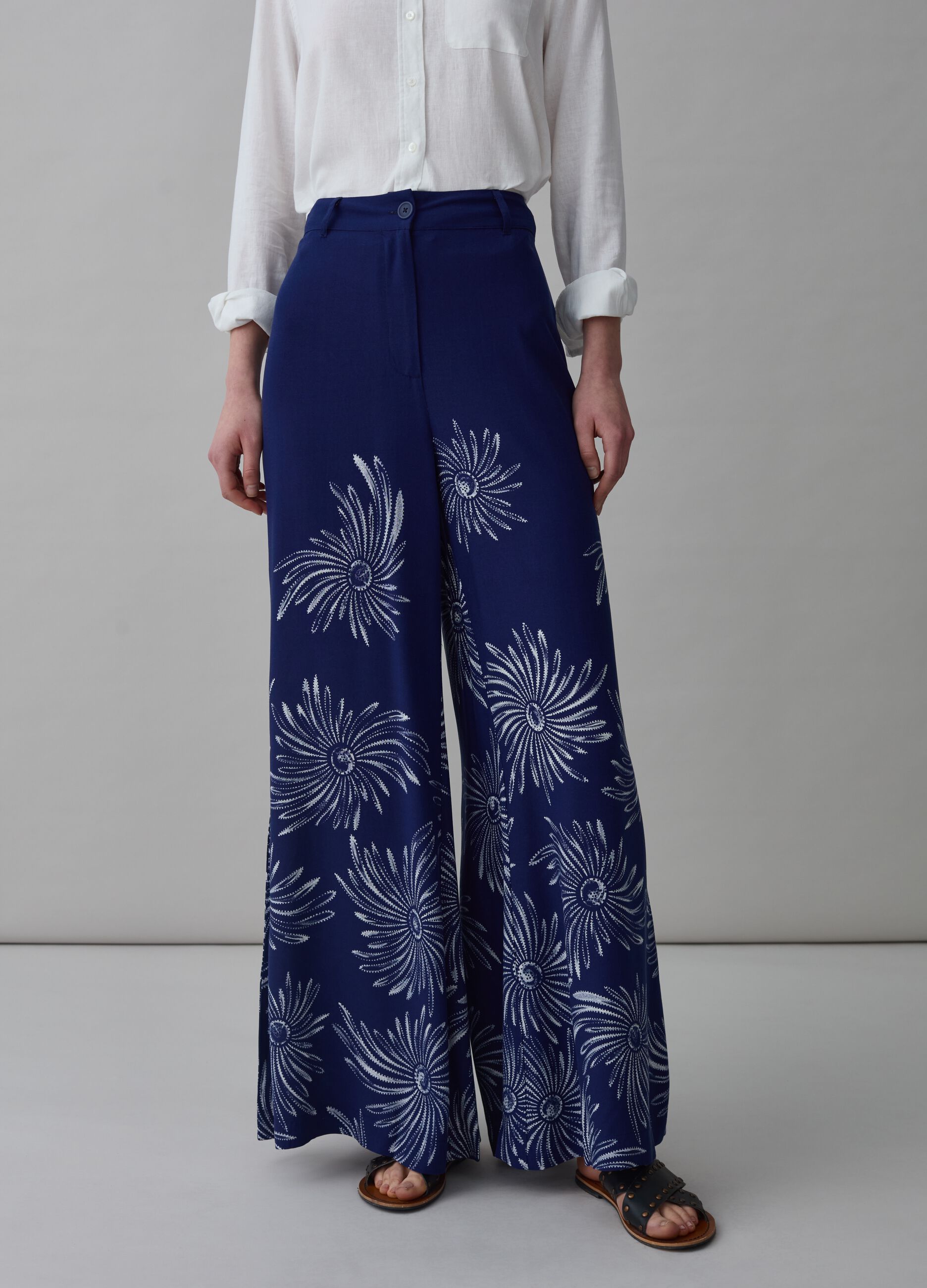 Flare-fit trousers in viscose with print