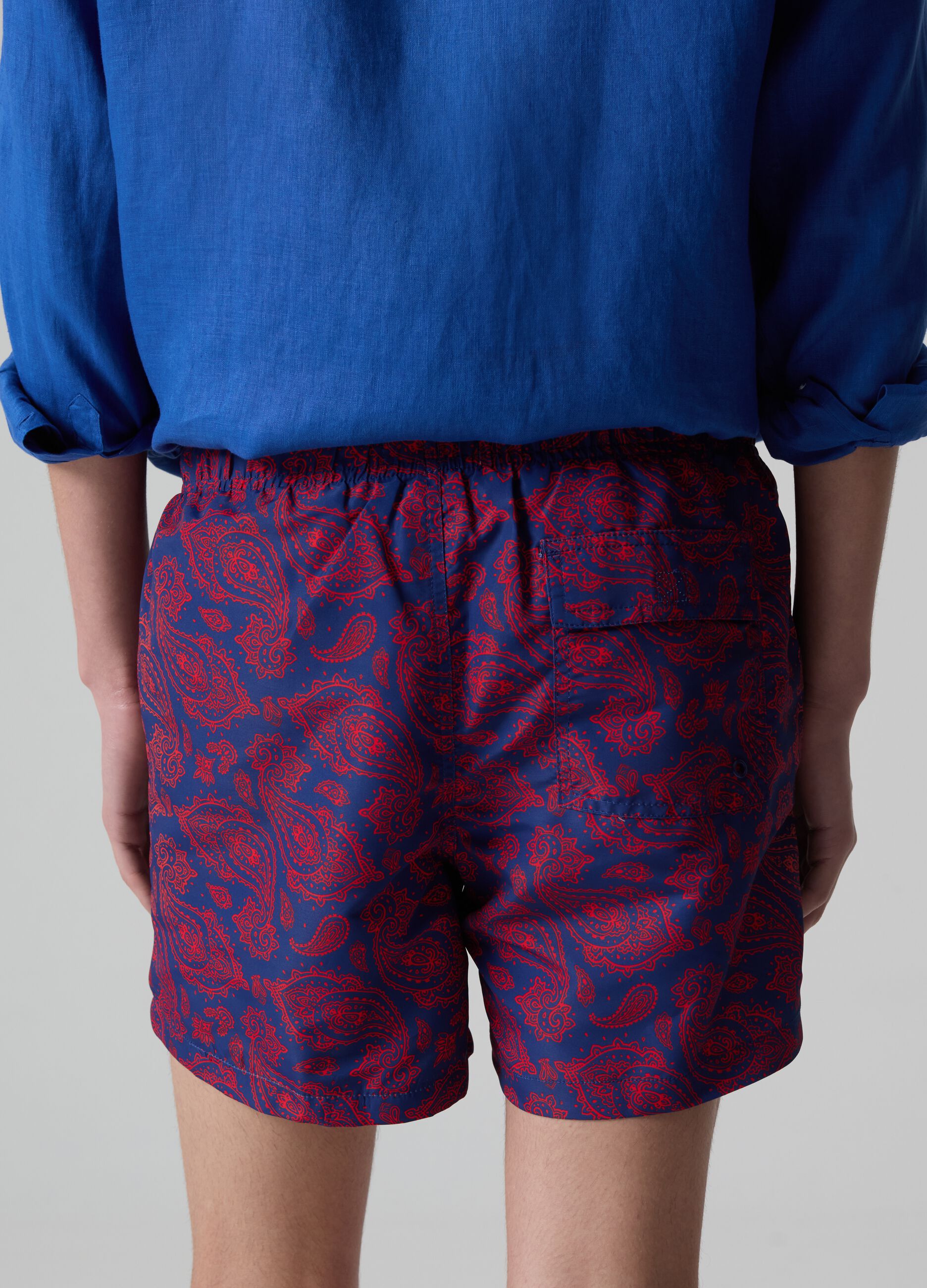 Bermuda swim shorts with drawstring and paisley print_2