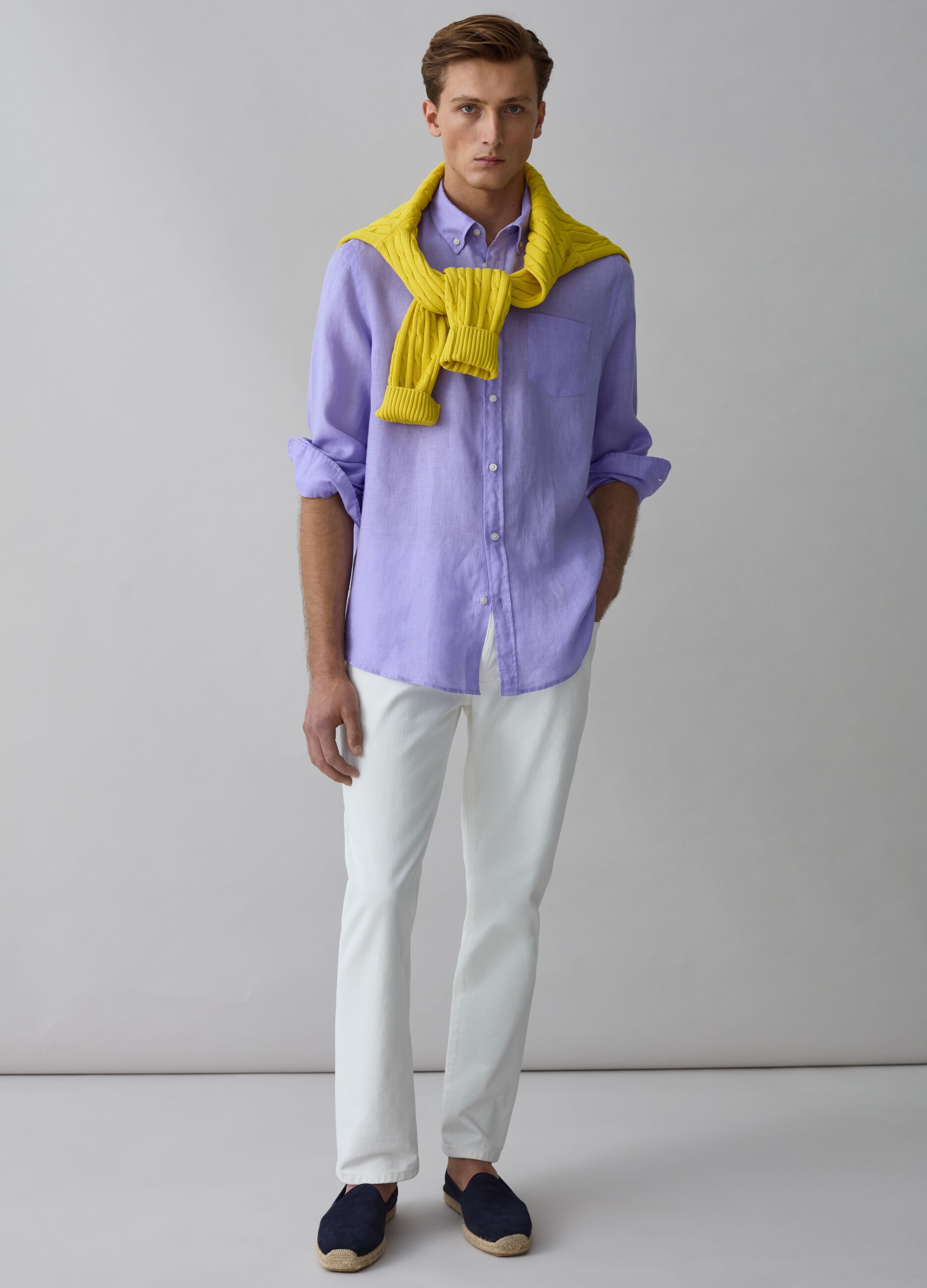 Regular-fit shirt with button-down collar in linen_0