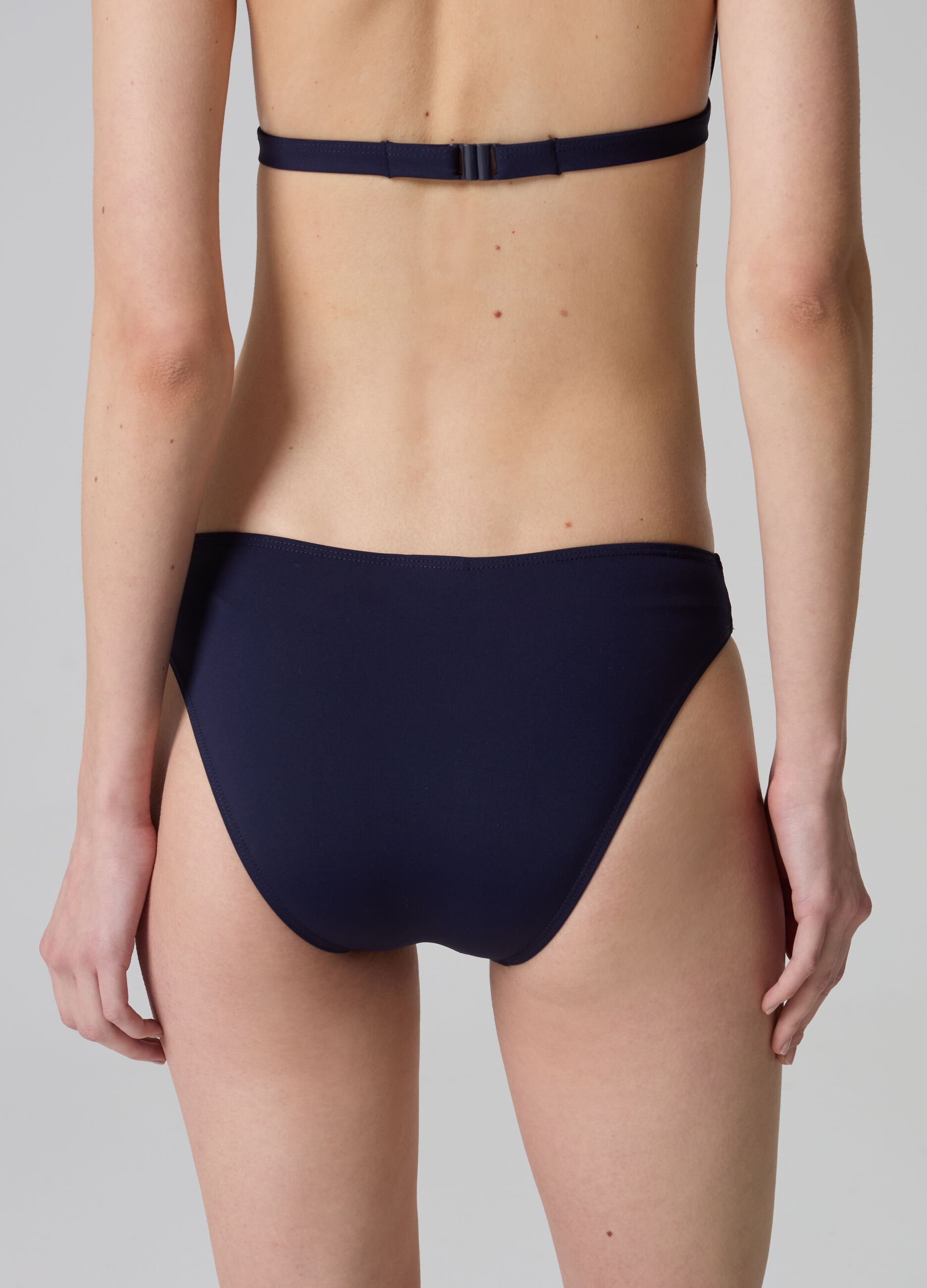 Bikini bottoms with buckle