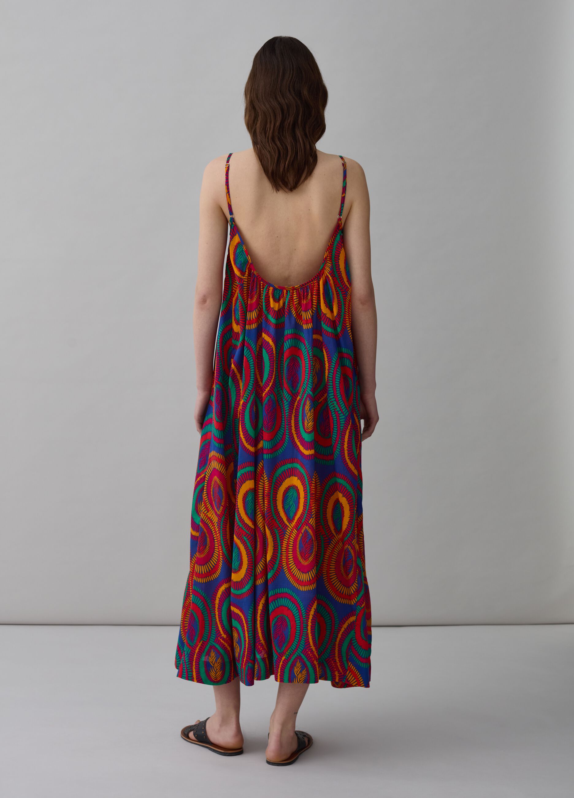 Long printed dress with bare back