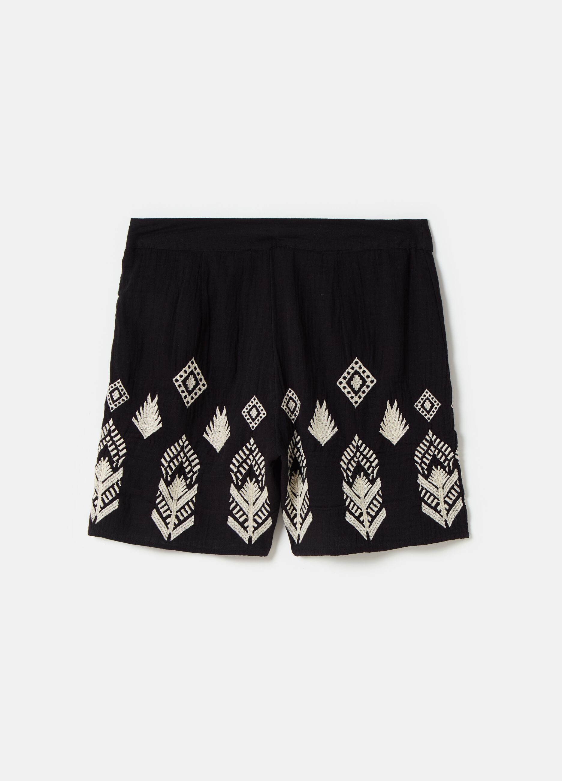 Gauze shorts with ethnic embroidery_4