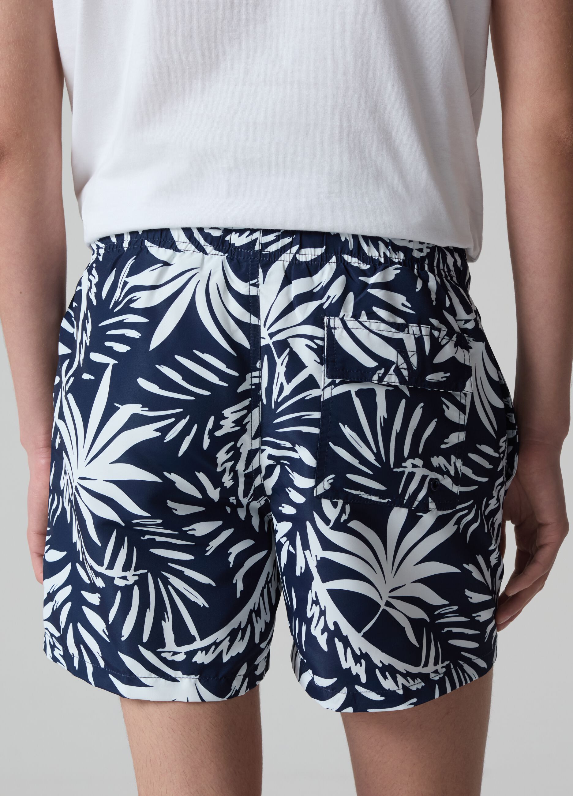 Bermuda swim shorts with foliage print_1