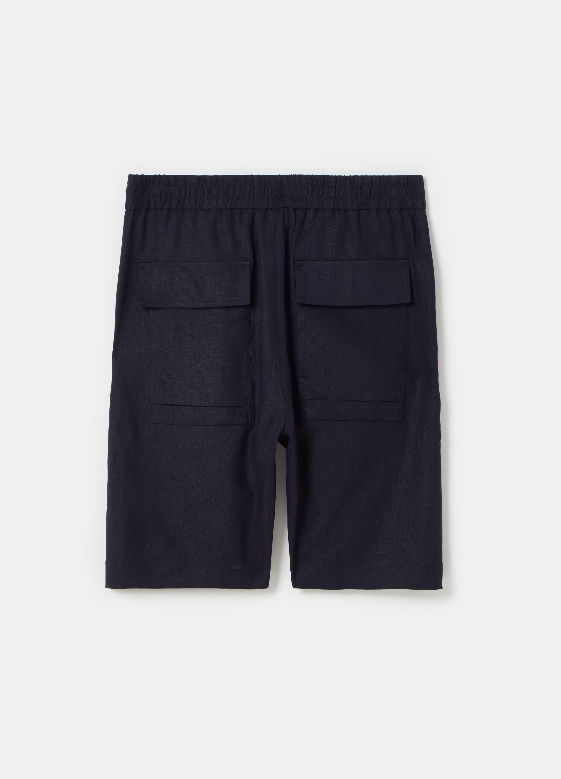 Contemporary Bermuda shorts in linen_4